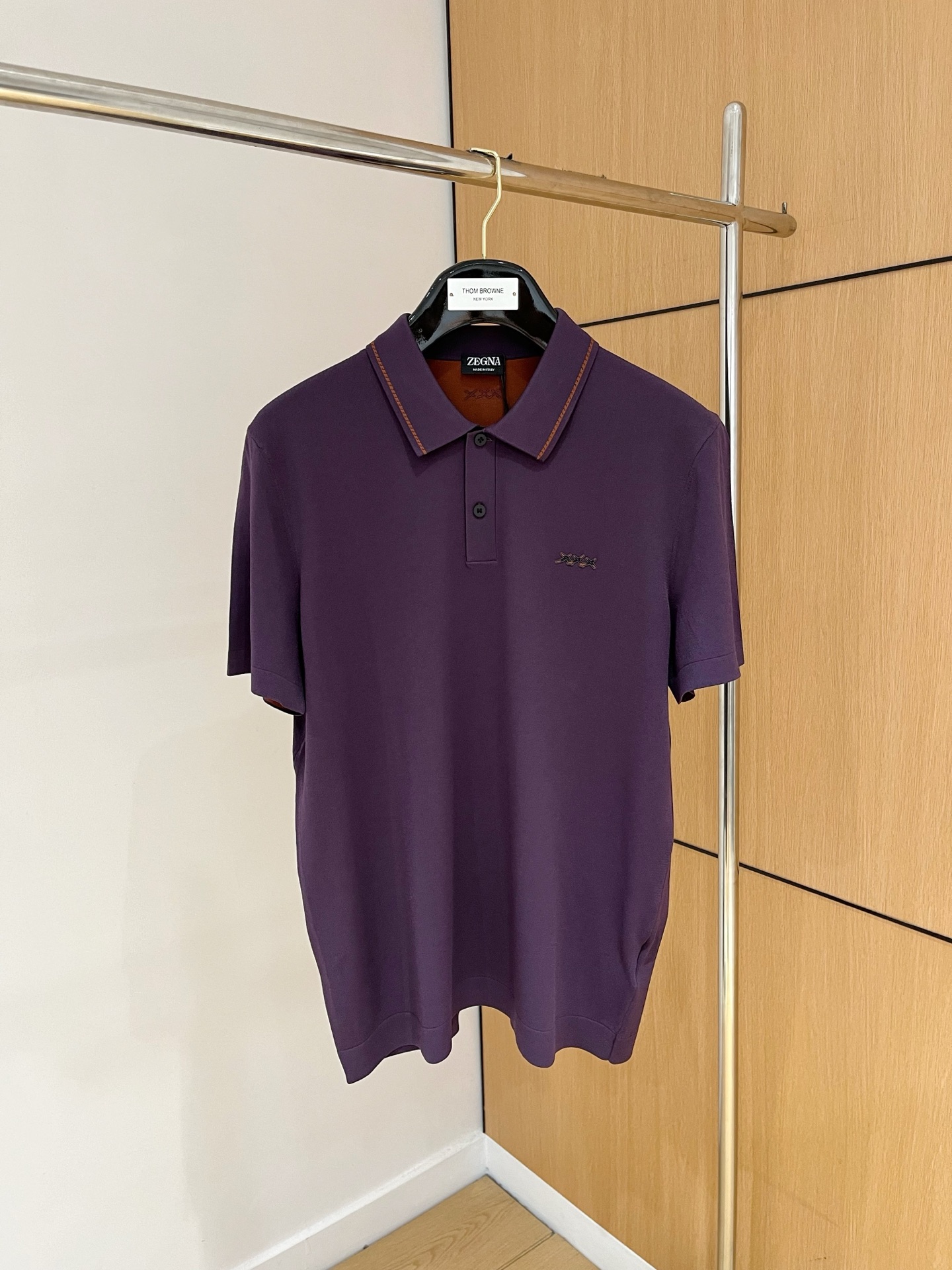 NO:474857,The counter official website will be released simultaneously! All accessories are customized for original products, and the trading company's genuine product orders. High-end custom imported fabrics are extracted from natural plant fibers. They are thinner than ordinary cotton fabrics. They feel soft and comfortable to wear. They are not easy to irritate the skin. The fabric is hygroscopic and breathable. Size: 48-56,,alexander wang19860909专柜官网同步发售！辅料全部原版定制出品,贸易公司真品订单.高级定制进口面料,以天然植物纖維提炼出来,比一般棉织物轻薄 手感柔软,穿着舒适 完全不易有刺激皮肤 面料吸湿性、透气性良好 尺码: 48-56,,alexander wang,Men's clothing