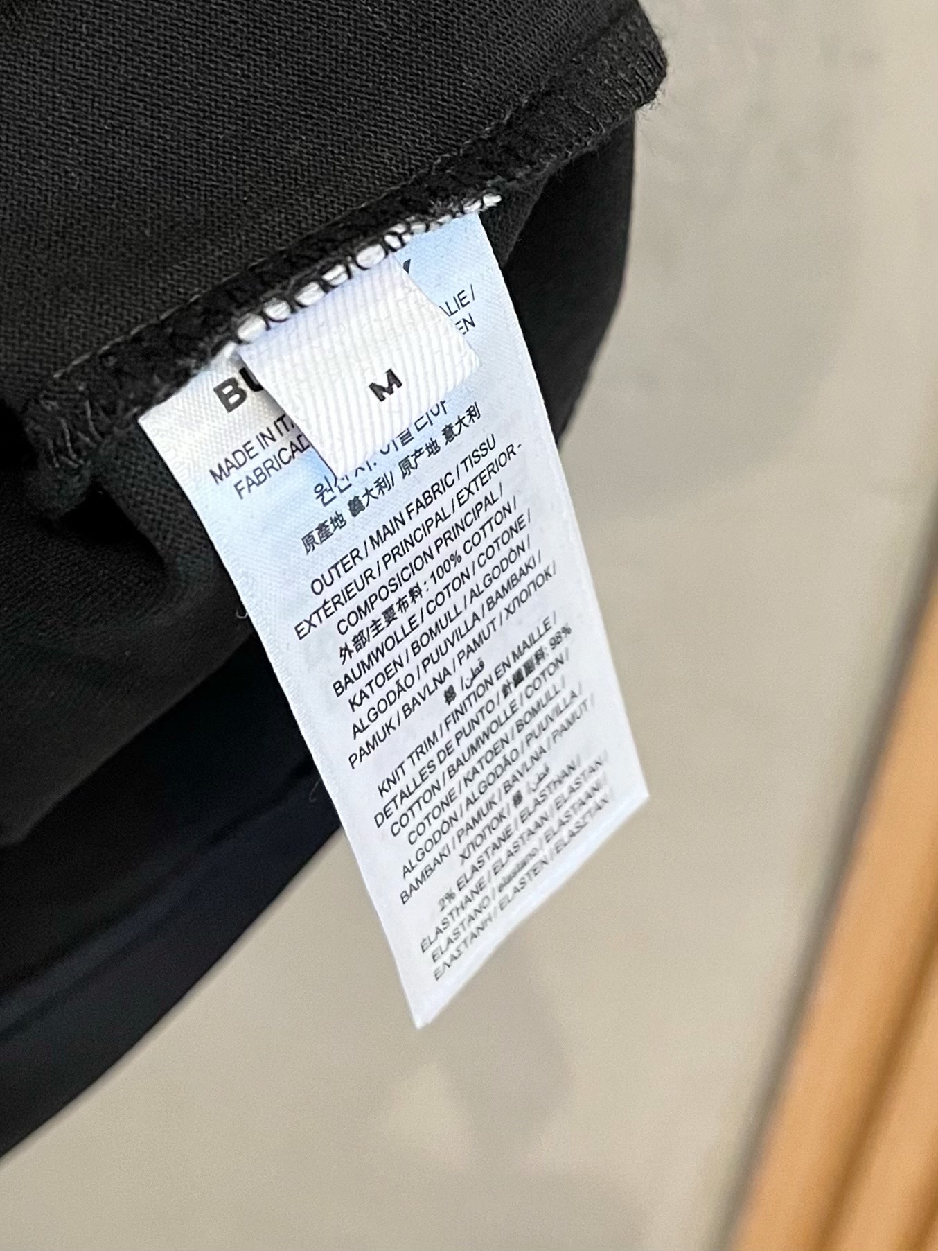  巴宝莉      ⚠️
重磅推荐！2025ss夏装新品 专柜在售 最新系列图案logo短袖T恤 必须人