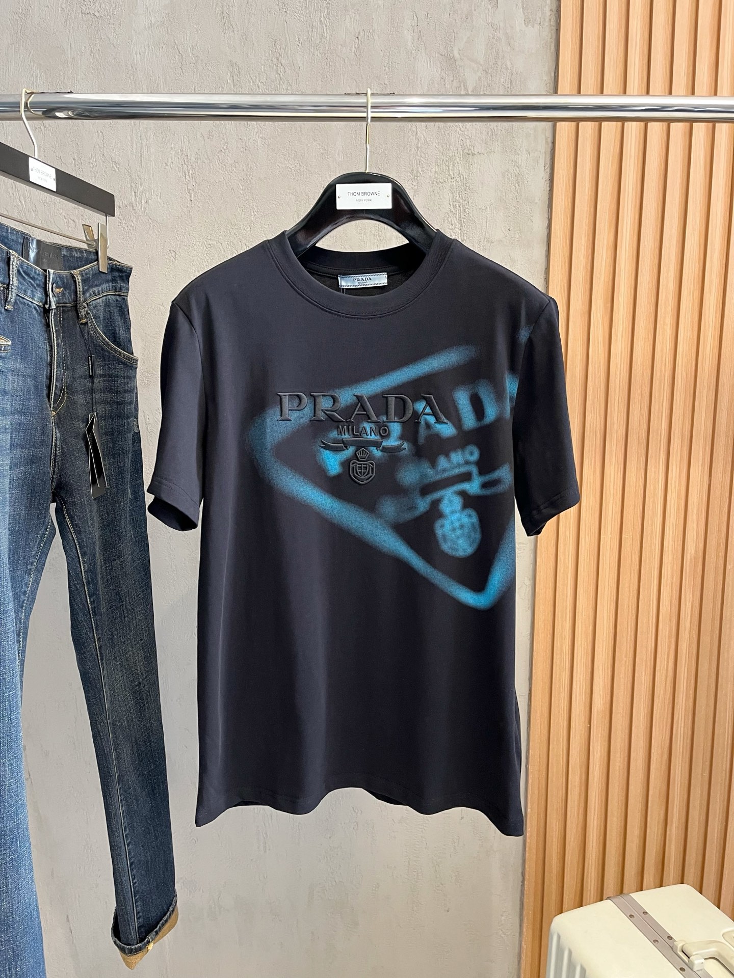 普拉达25ss春夏新款首发专柜最新款短袖圆领T恤 高端订制 ...