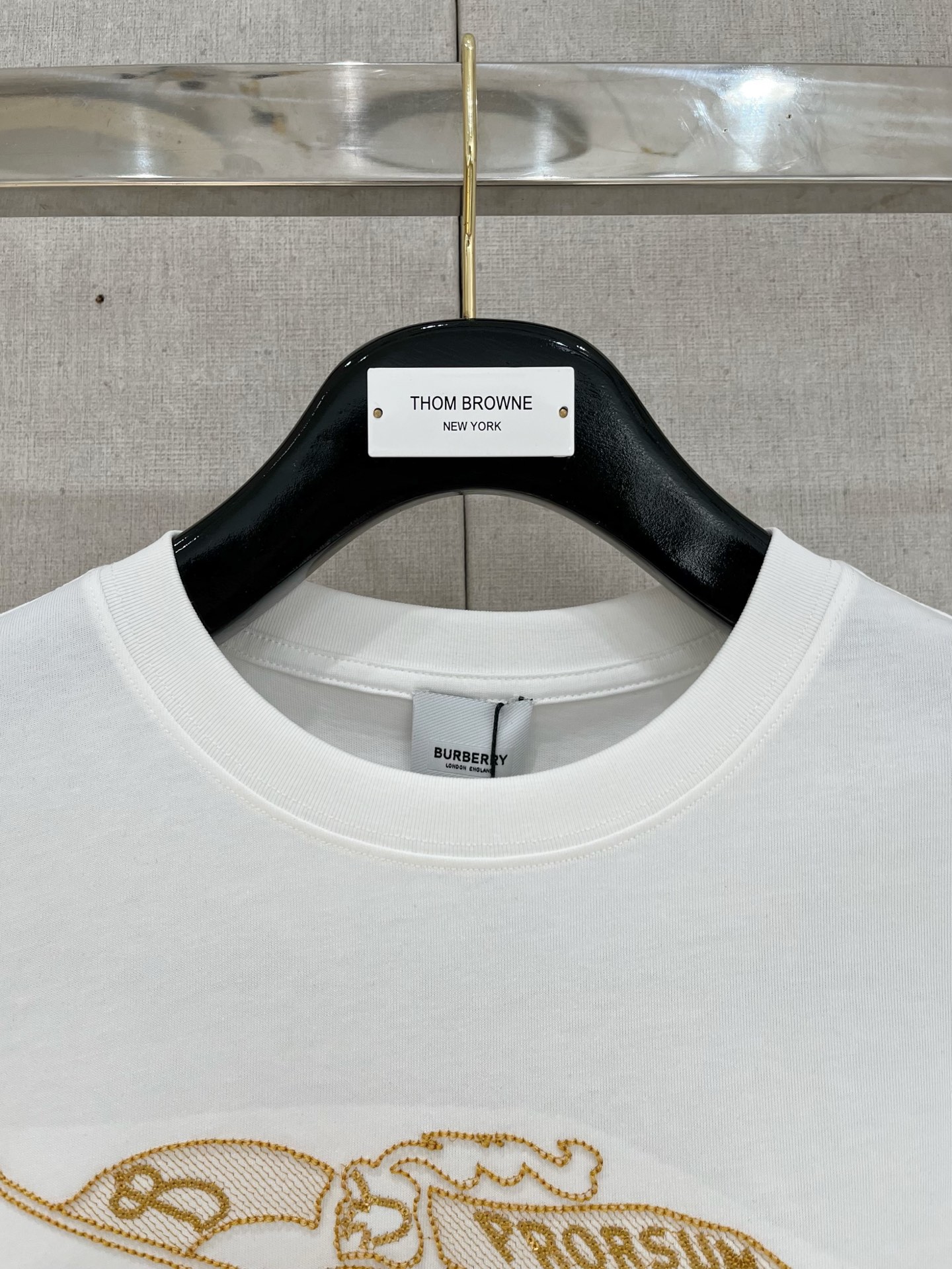 🌾退换# 巴宝*Burberry 春夏新款首发专柜最新款短袖圆领T恤 高端订制 设计前卫时尚！品牌log