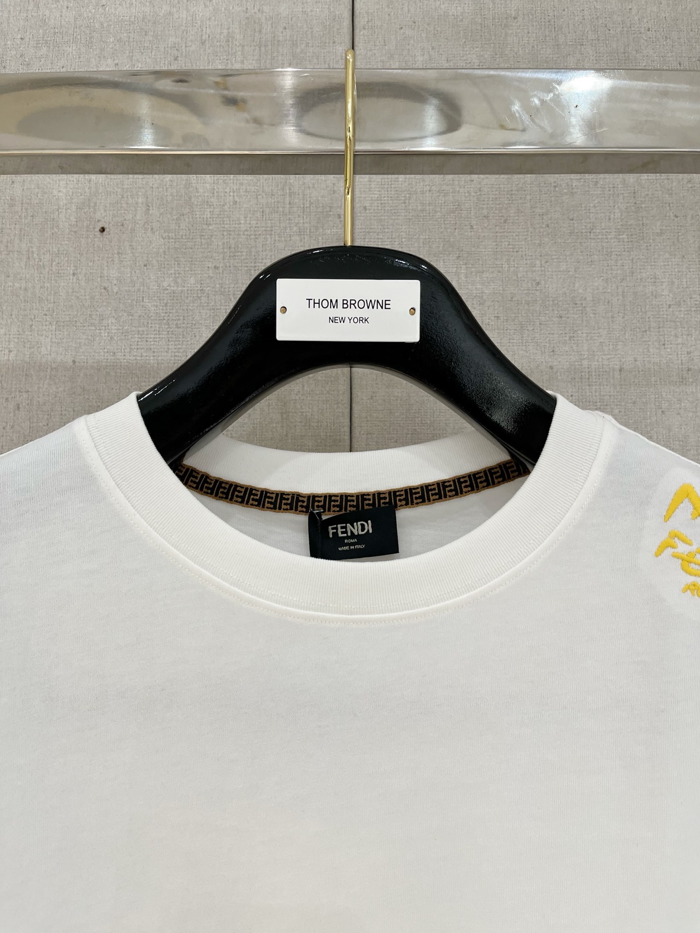  芬*Fendi 25SS春夏新款首发专柜最新款短袖圆领T恤 高端订制 设计前卫时尚！品牌logo重工艺