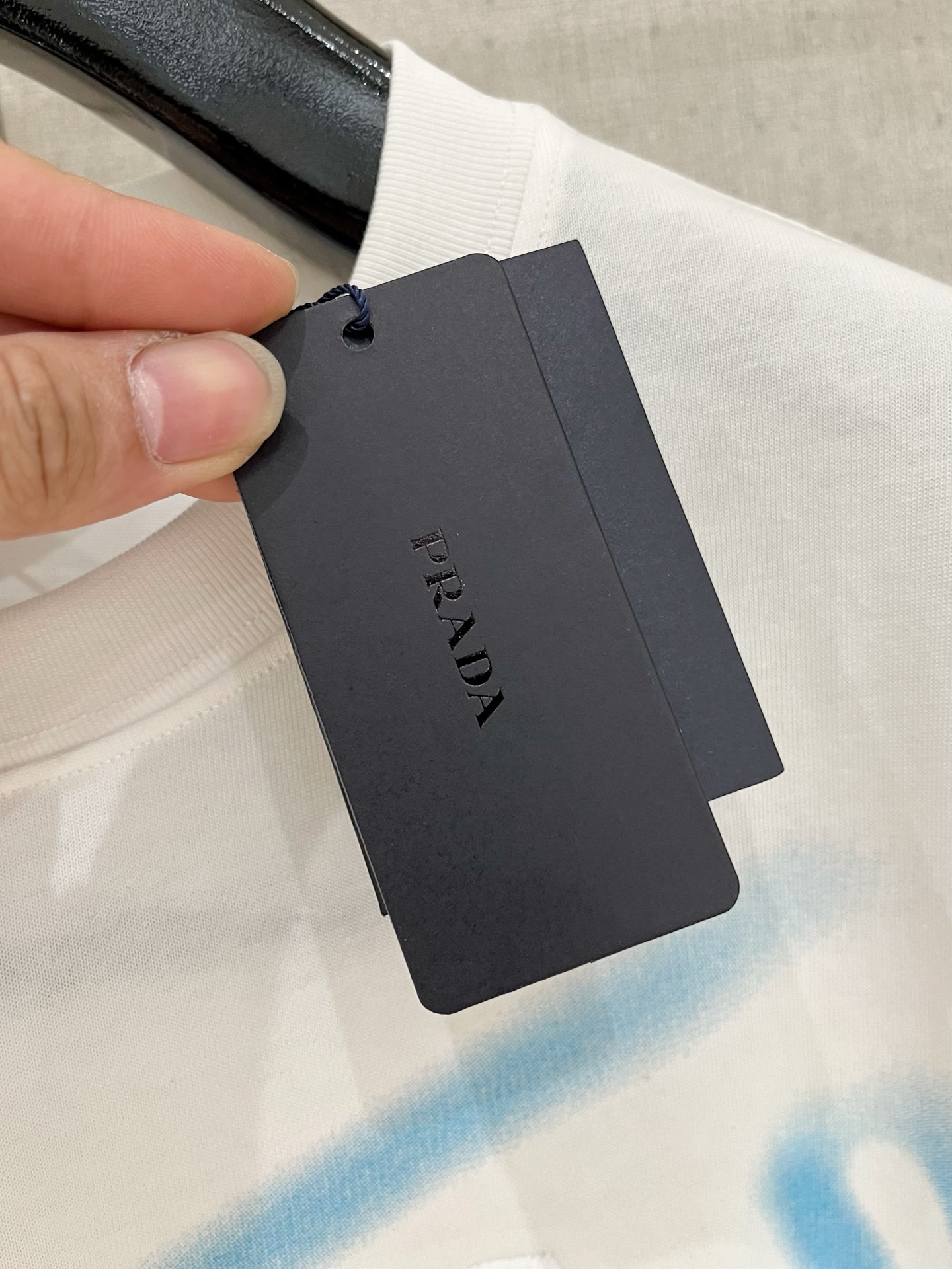  普拉*Prada 25SS春夏新款首发专柜最新款短袖圆领T恤 高端订制 设计前卫时尚！品牌logo重工