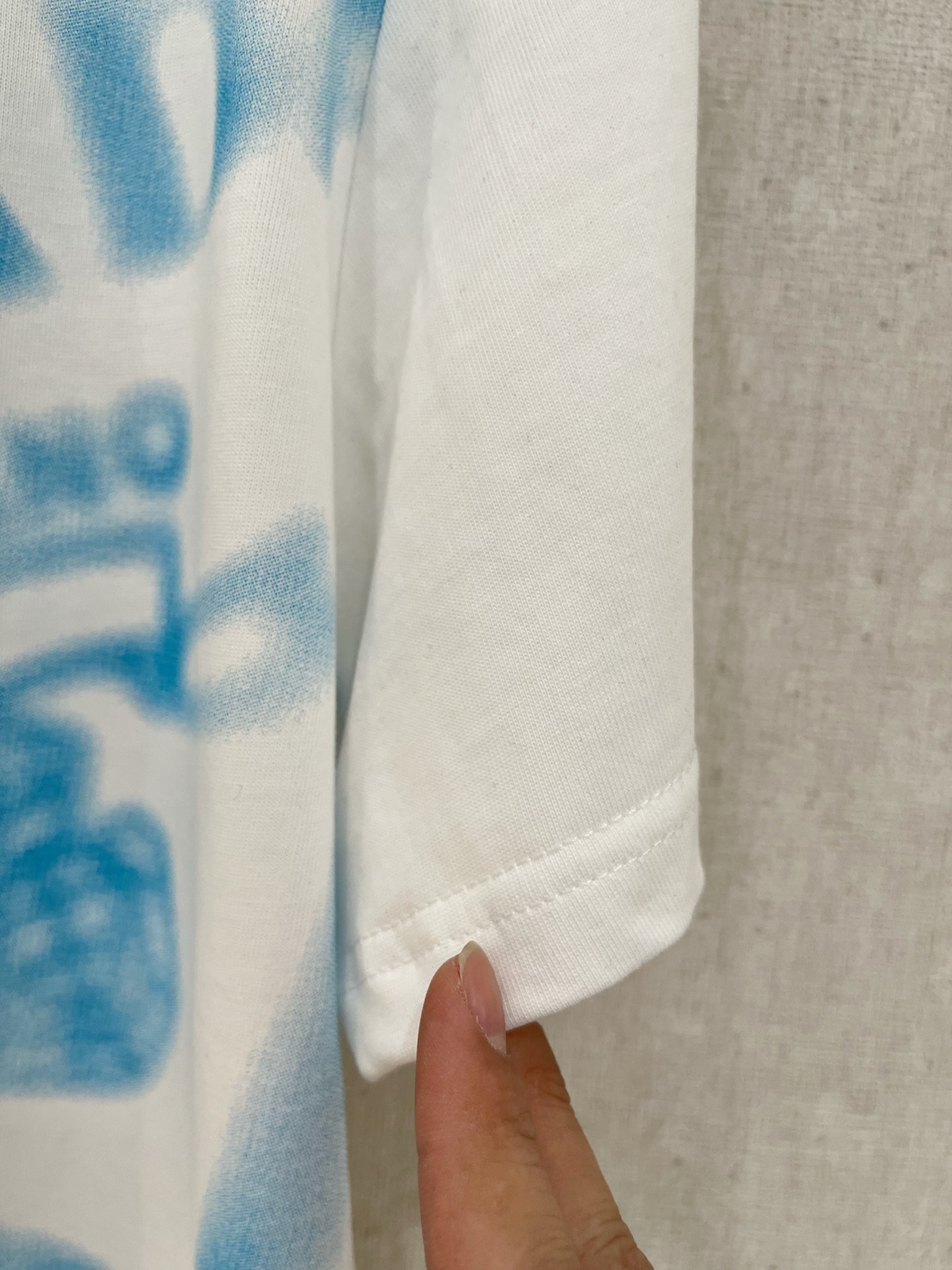  普拉*Prada 25SS春夏新款首发专柜最新款短袖圆领T恤 高端订制 设计前卫时尚！品牌logo重工