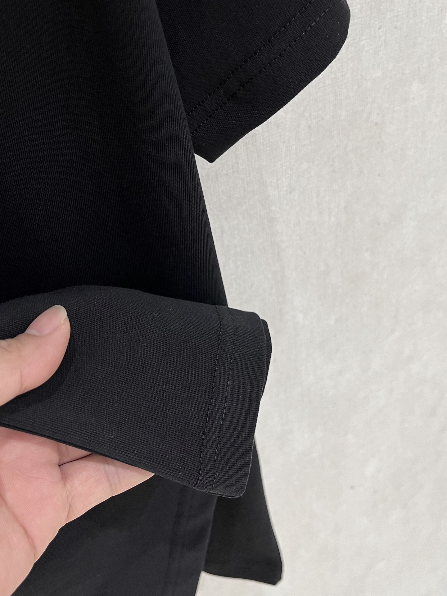 🌾退换# 巴宝*Burberry 春夏新款首发专柜最新款短袖圆领T恤 高端订制 设计前卫时尚！品牌log