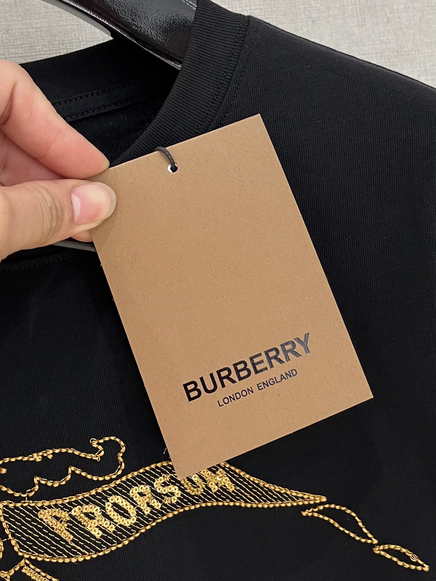 🌾退换# 巴宝*Burberry 春夏新款首发专柜最新款短袖圆领T恤 高端订制 设计前卫时尚！品牌log