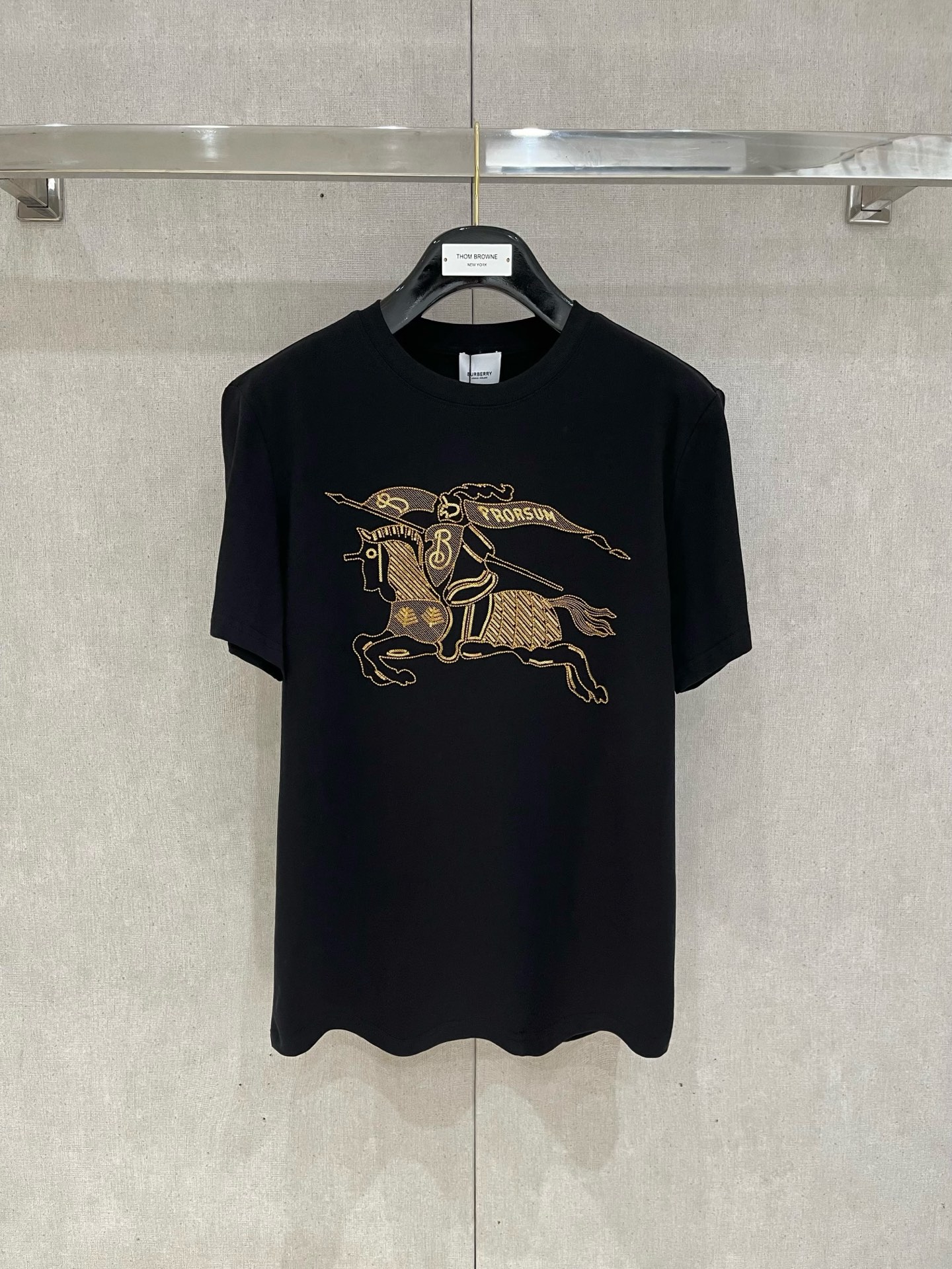 🌾退换# 巴宝*Burberry 春夏新款首发专柜最新款短袖圆领T恤 高端订制 设计前卫时尚！品牌log