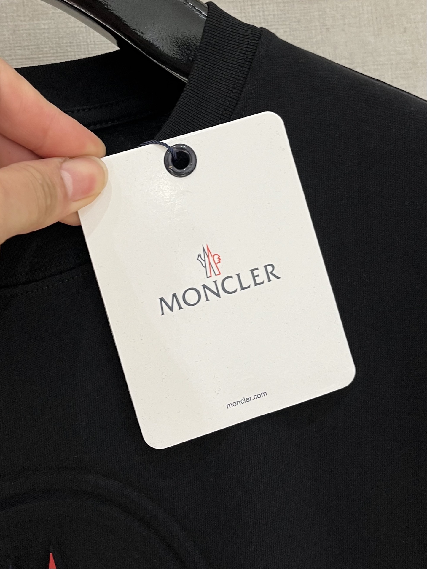  蒙*Moncler 25SS春夏新款首发专柜最新款短袖圆领T恤 高端订制 设计前卫时尚！品牌logo重