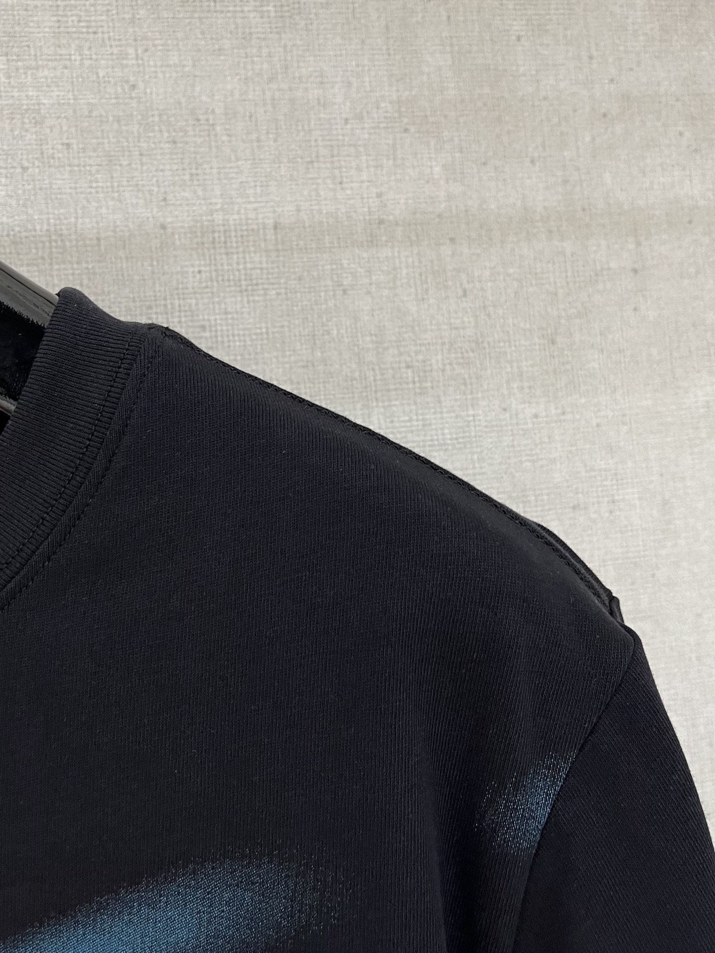  普拉*Prada 25SS春夏新款首发专柜最新款短袖圆领T恤 高端订制 设计前卫时尚！品牌logo重工