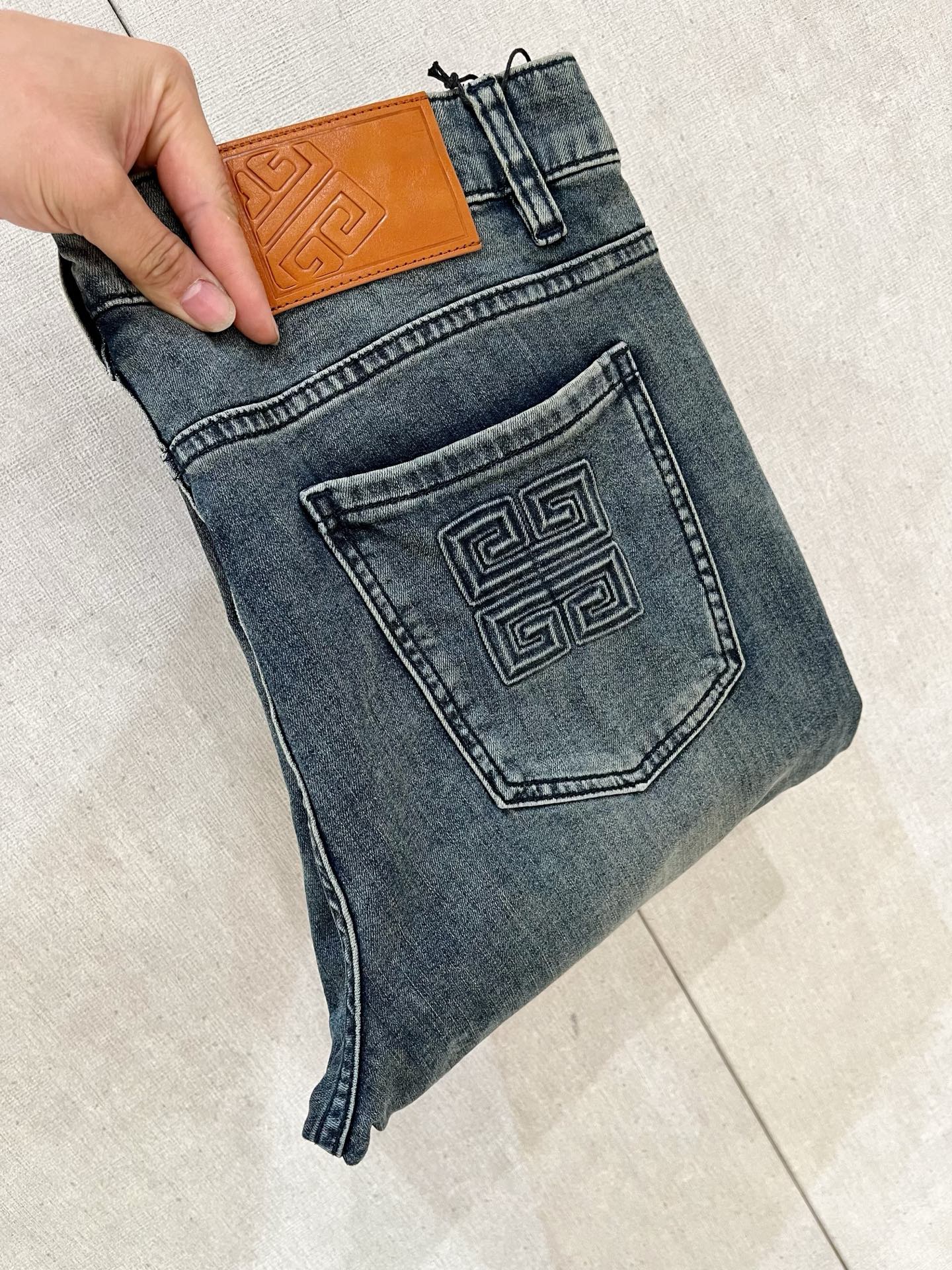  Givenc＊ 2025春夏新款牛仔裤
码数29-40 