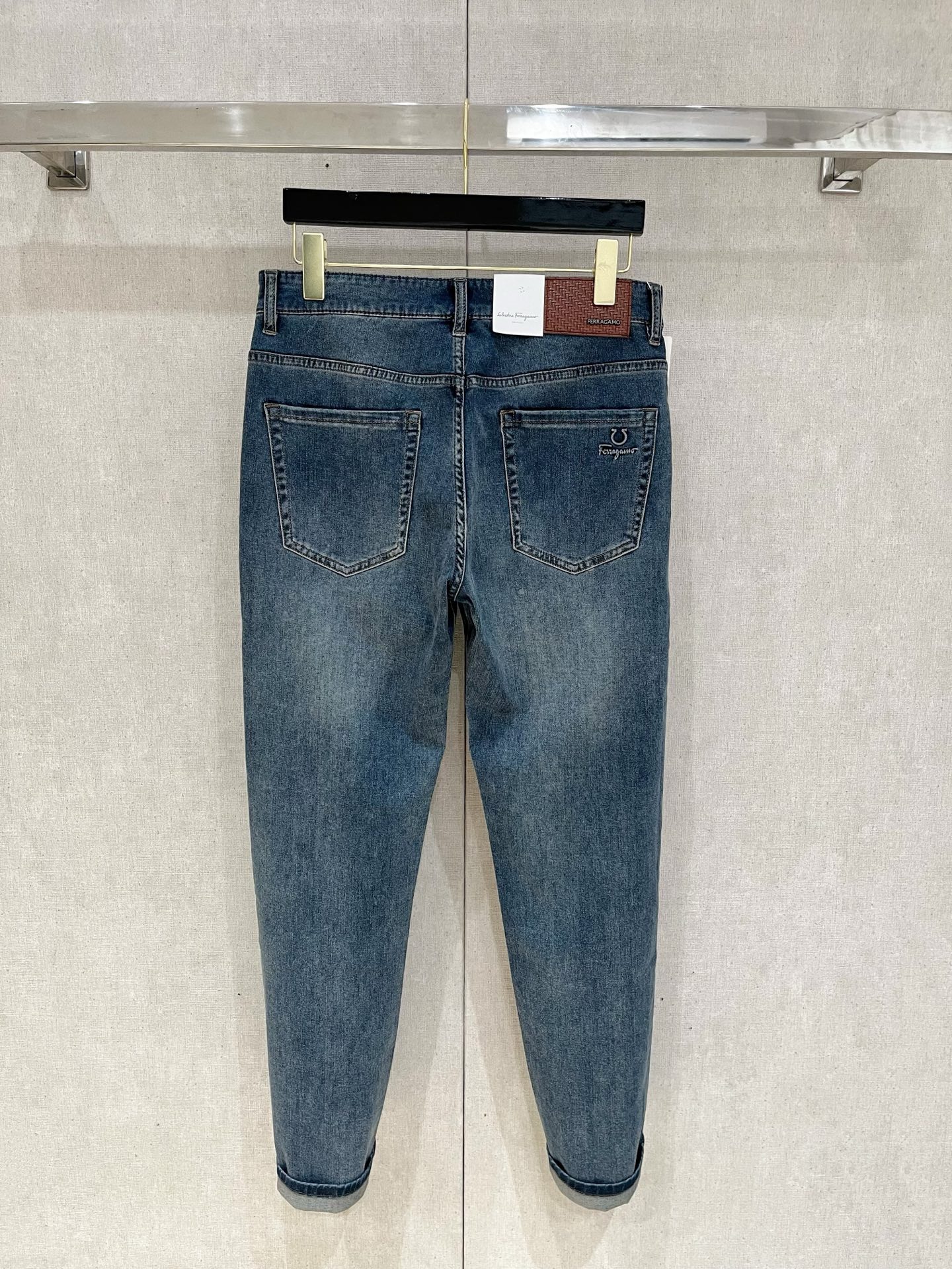 Ferragam＊ 2025春夏新款牛仔裤
码数29-40 