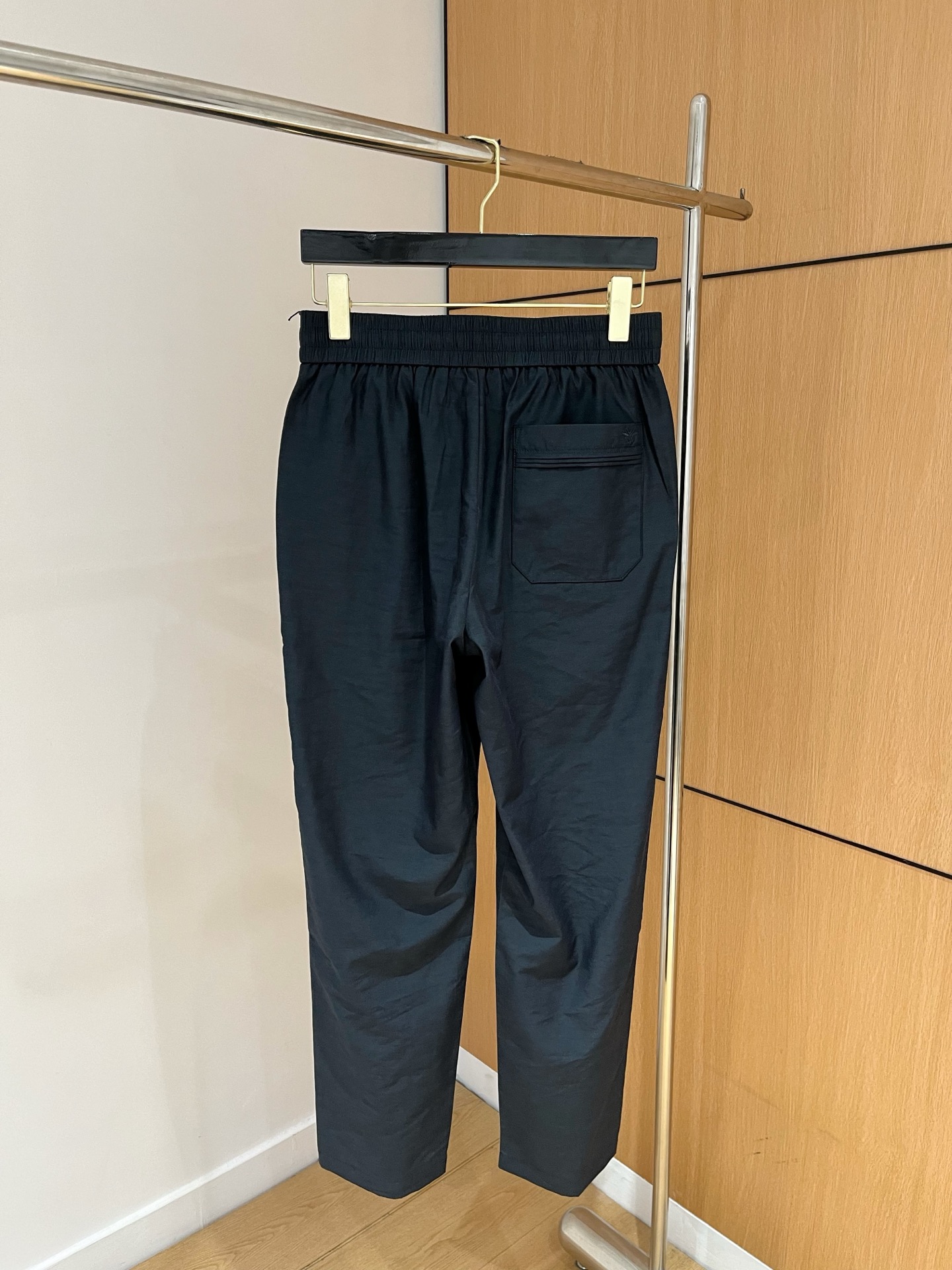 “Top-of-the-Art Tweezers: Comfortable and Stylish Leisure Pants for Outdoor Exercise” - 图片 9