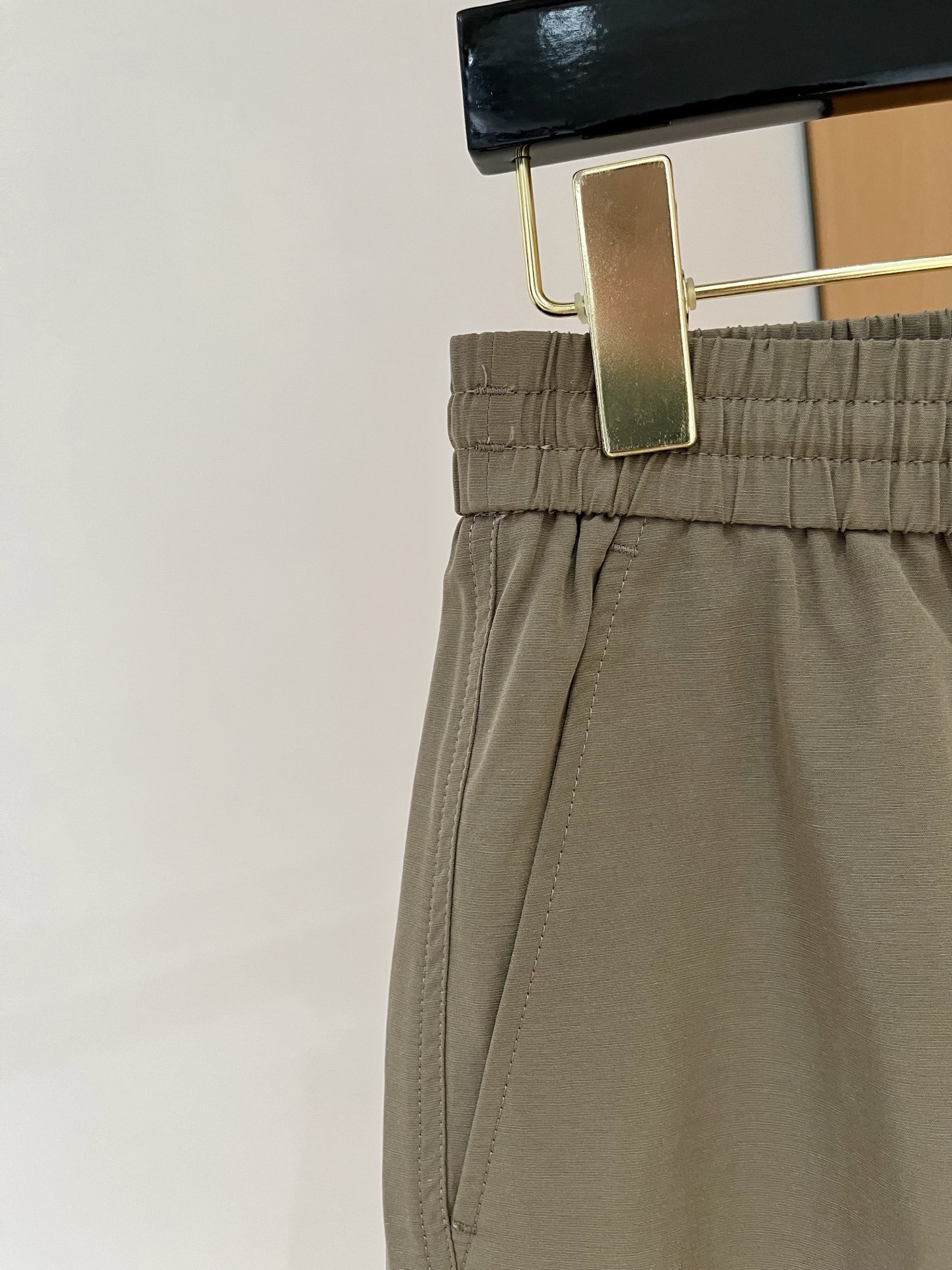 Title: Men’s Leisure Shorts with Top-Quality Tweezers Summary: Diro offers fashionable, comfortable leisure shorts for men, suitable for various activities, in sizes M-3XL. - 图片 3