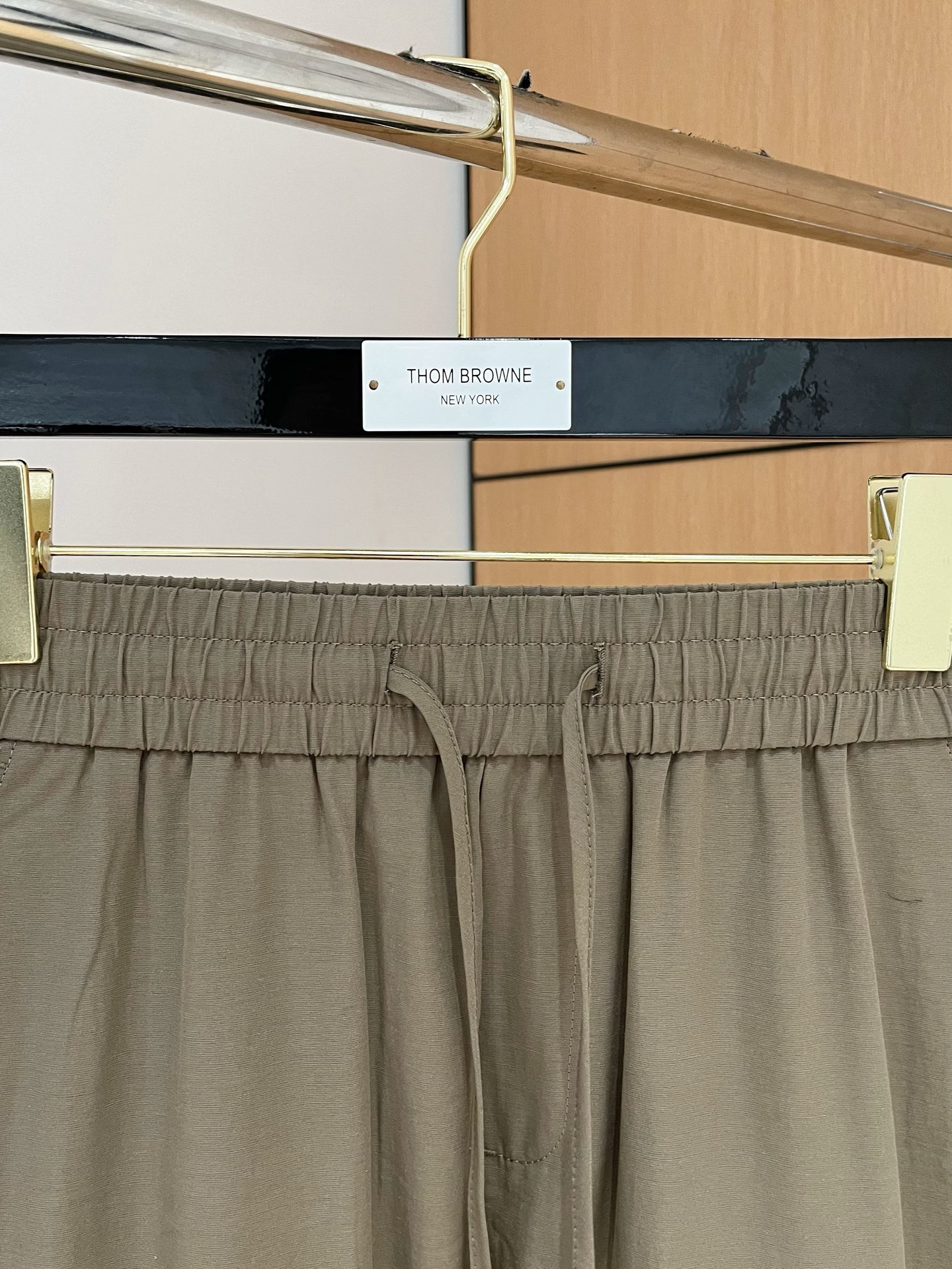 “Men’s Leisure Pants with Top-of-the-Art Tweezers: Fashionable and Comfortable for Outdoor Activities” - 图片 3