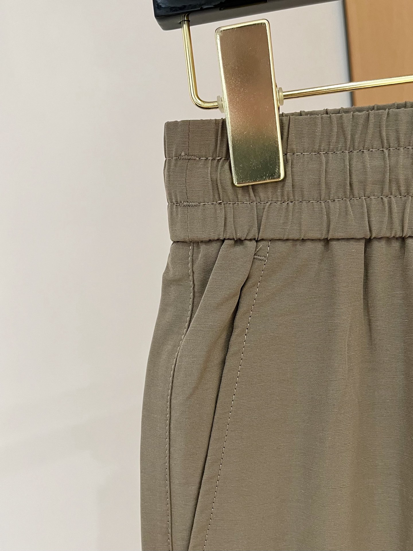 “Men’s Leisure Pants with Top-of-the-Art Tweezers: Fashionable and Comfortable for Outdoor Activities” - 图片 4