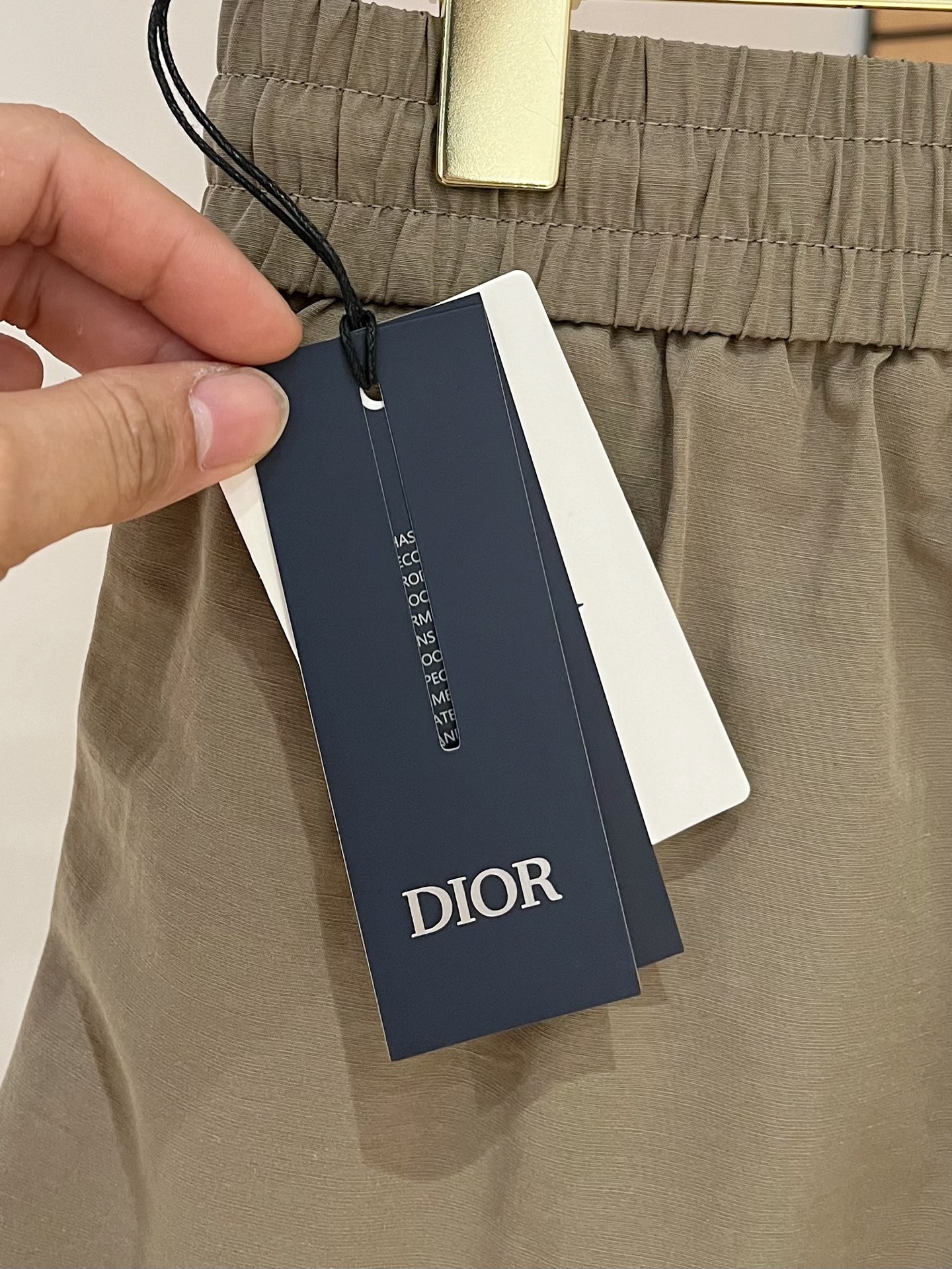 “Men’s Leisure Pants with Top-of-the-Art Tweezers: Fashionable and Comfortable for Outdoor Activities” - 图片 7