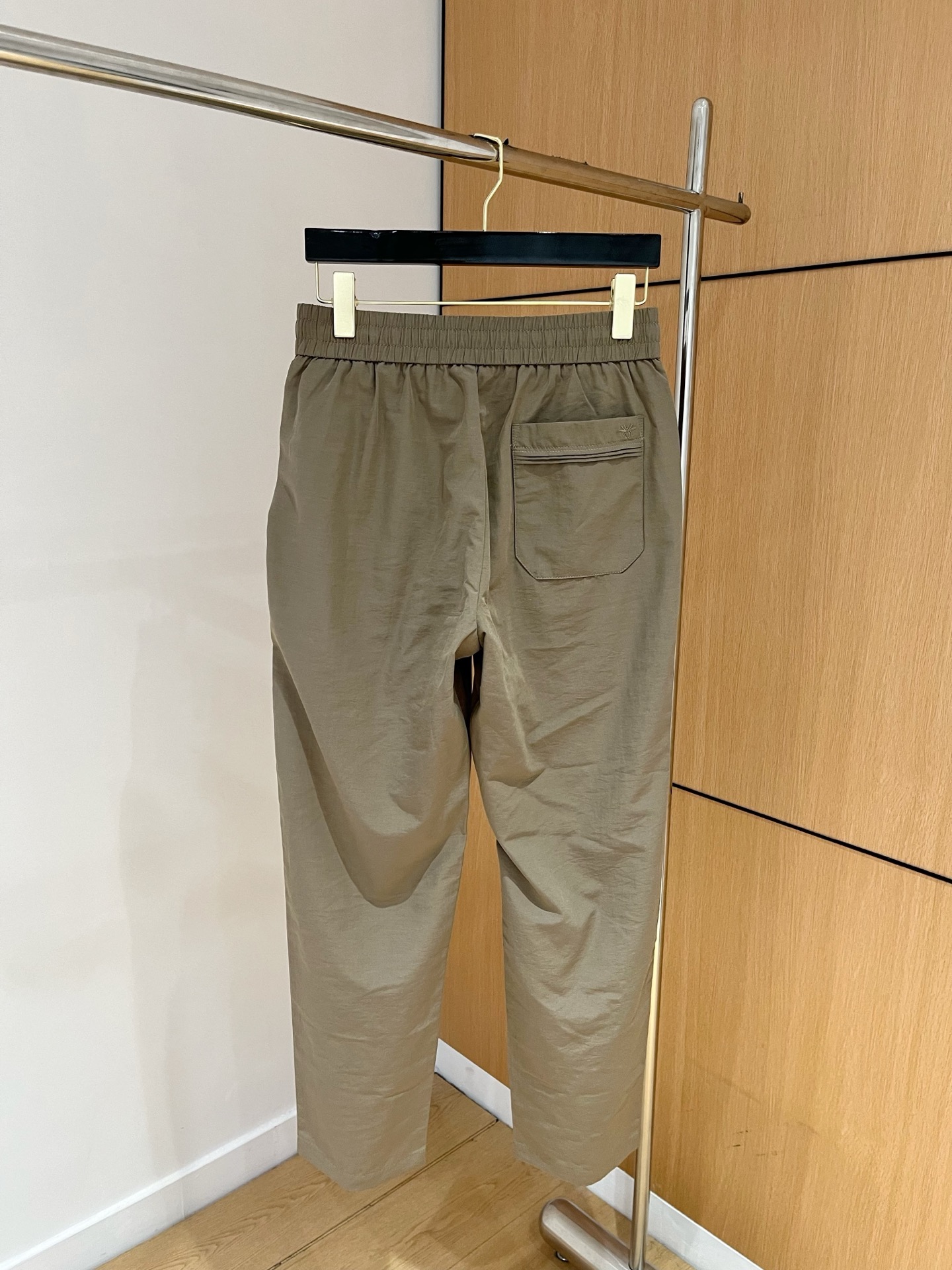 “Men’s Leisure Pants with Top-of-the-Art Tweezers: Fashionable and Comfortable for Outdoor Activities” - 图片 9