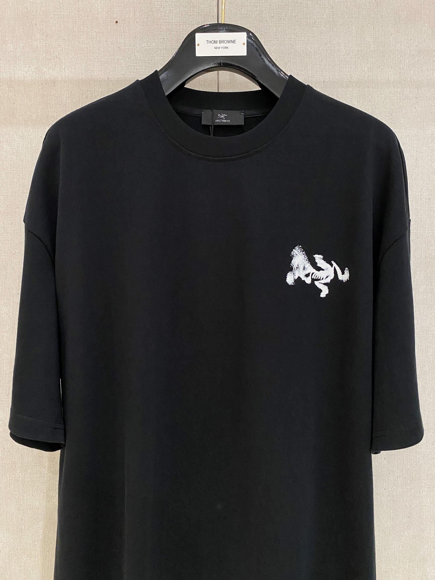 ARCTERYX 始祖鸟
2025春夏新款首发专柜最新款短袖圆领T恤 高端订制 设计前卫时尚!品牌l