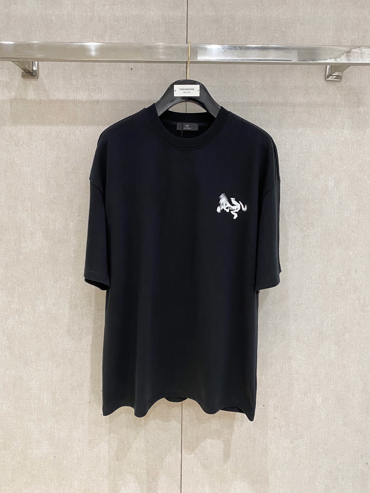 ARCTERYX 始祖鸟
2025春夏新款首发专柜最新款短袖圆领T恤 高端订制 设计前卫时尚!品牌l