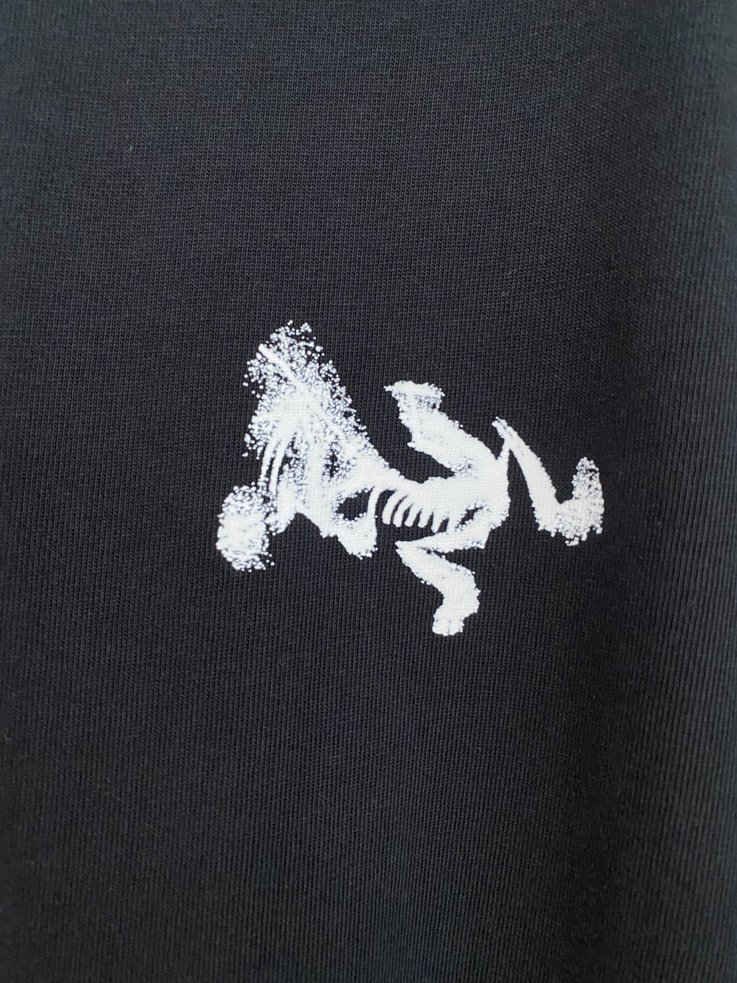 ARCTERYX 始祖鸟
2025春夏新款首发专柜最新款短袖圆领T恤 高端订制 设计前卫时尚!品牌l