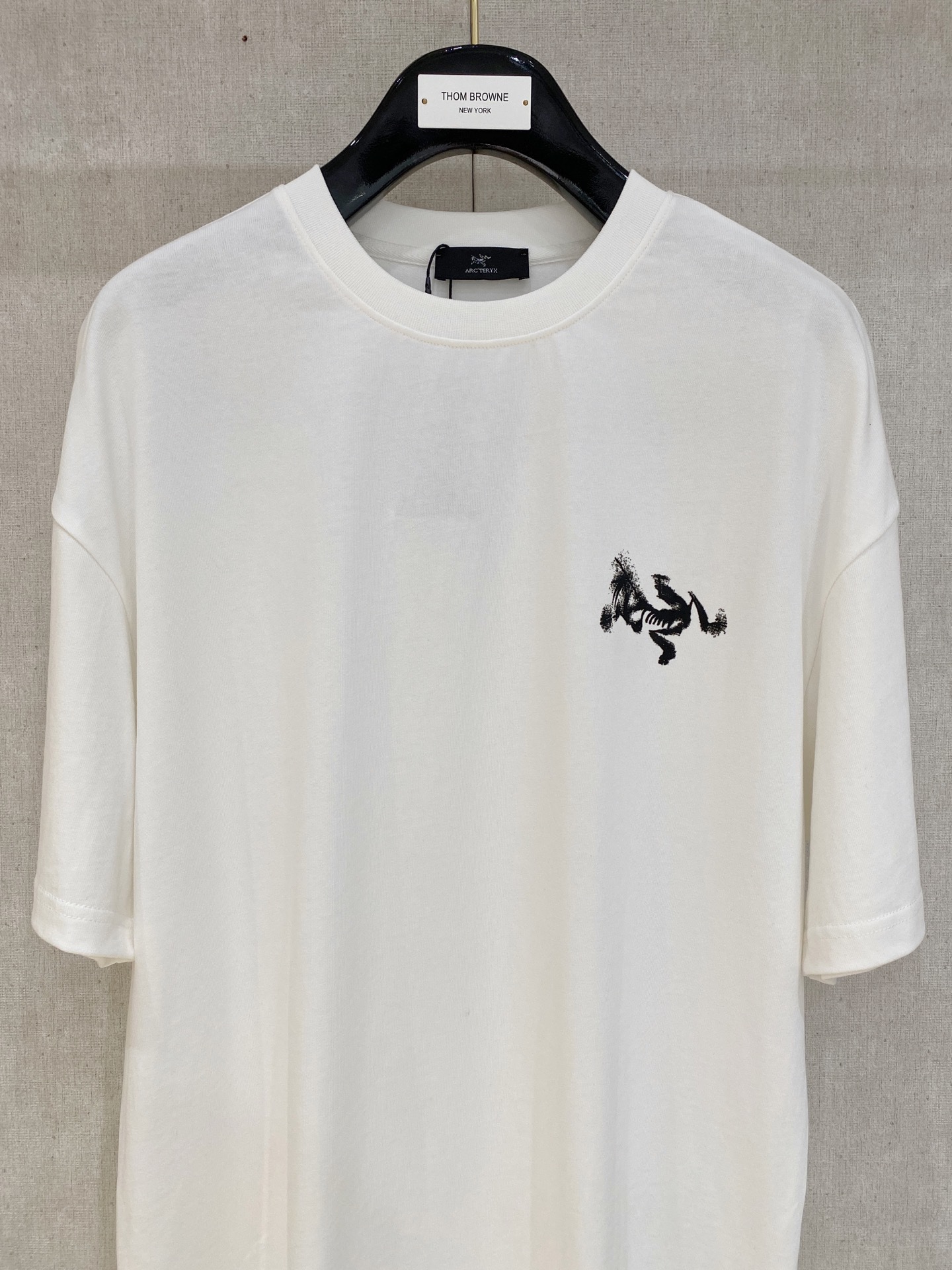 ARCTERYX 始祖鸟
2025春夏新款首发专柜最新款短袖圆领T恤 高端订制 设计前卫时尚!品牌l