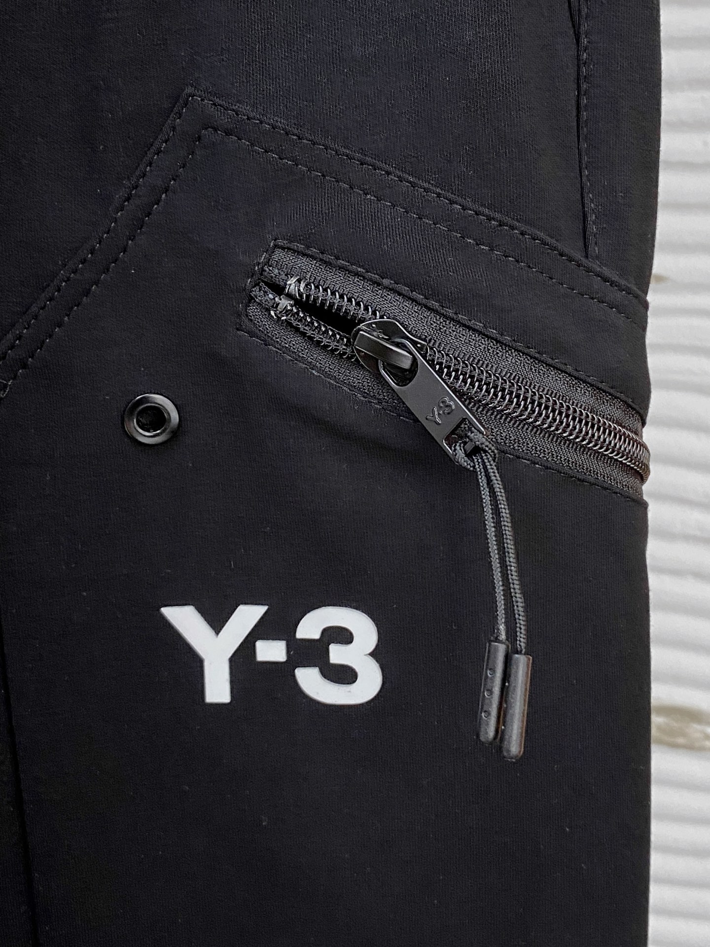 Fashionable Y3 2025 Bronze Moldere Air Spectrum Pants: Stylish Design, High Quality, Imported Fabric. - 图片 5
