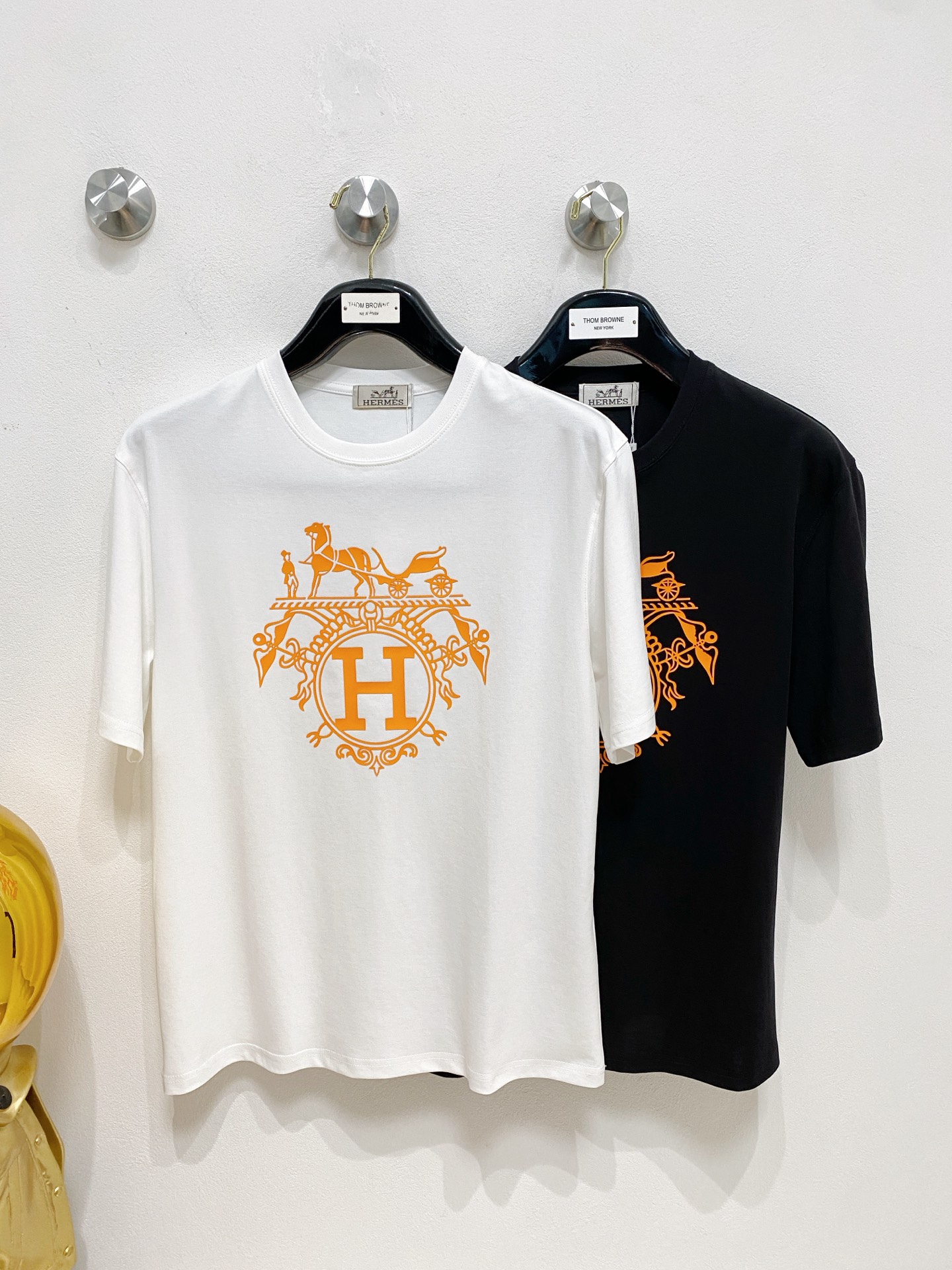 NO:441257,Hermes/Hermes New products are available in spring and summer, complete three standards, mercerized cotton round neck short-sleeved T-shirt, good products do not need to be introduced too much, look at the details, counter number M-XXXL 175/140 Suggestions,,,hermes,hermes,T-shirt,tees,t-shirt,alexander wang19860909Hermes/爱马仕 年春夏新品上新 三标齐全 丝光棉圆领短袖T恤 好货不用过多介绍 看细节 专柜码数M-XXXL 175/140建议L,,,hermes,hermes,T-shirt,tees，t-shirt,alexander wang,Men's clothing