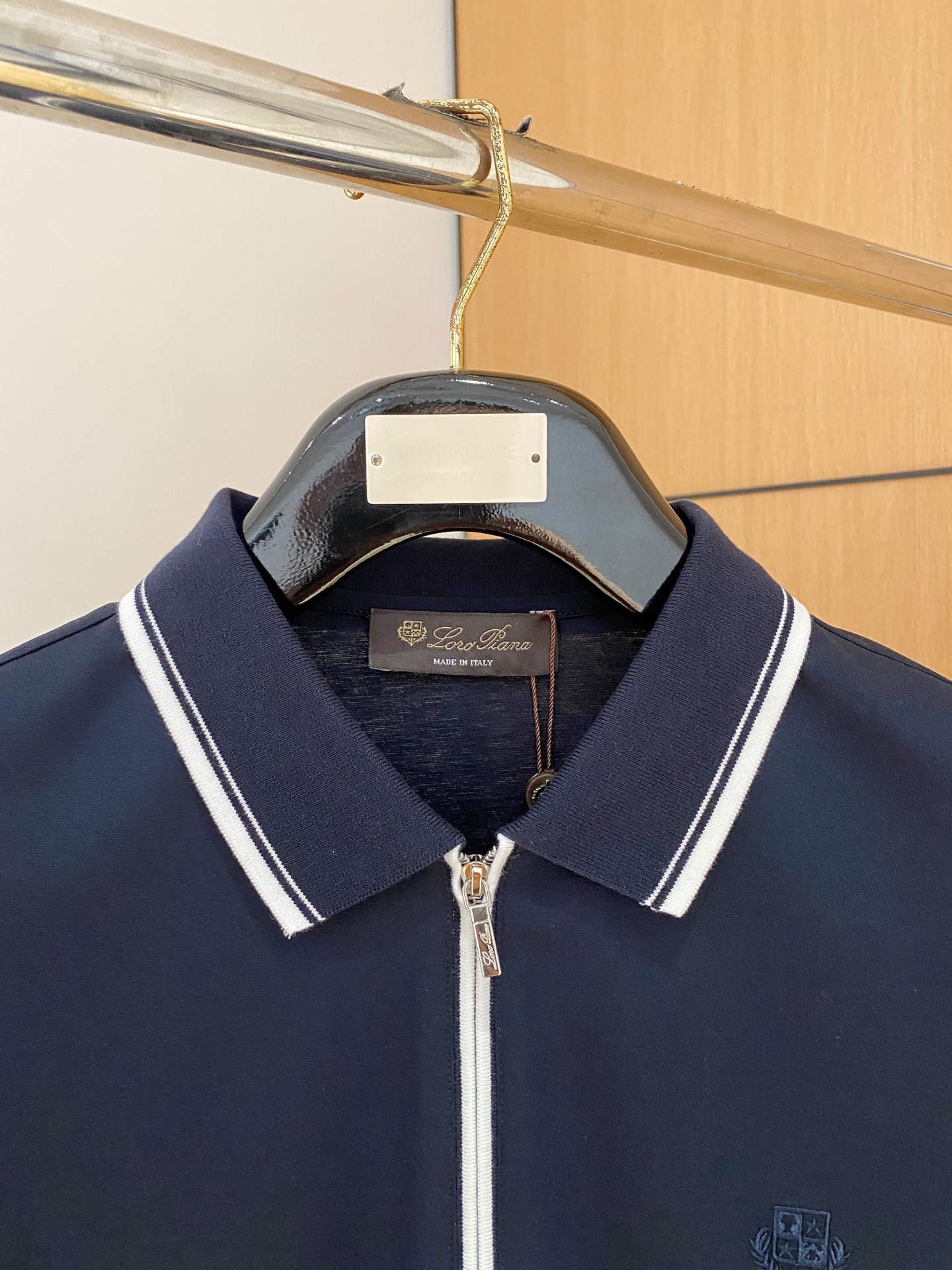  
L夏季新品翻领Polo短袖
时尚单品设计，更加时尚舒适，高标准定制，上身非常有型，奢华品牌经典LOG