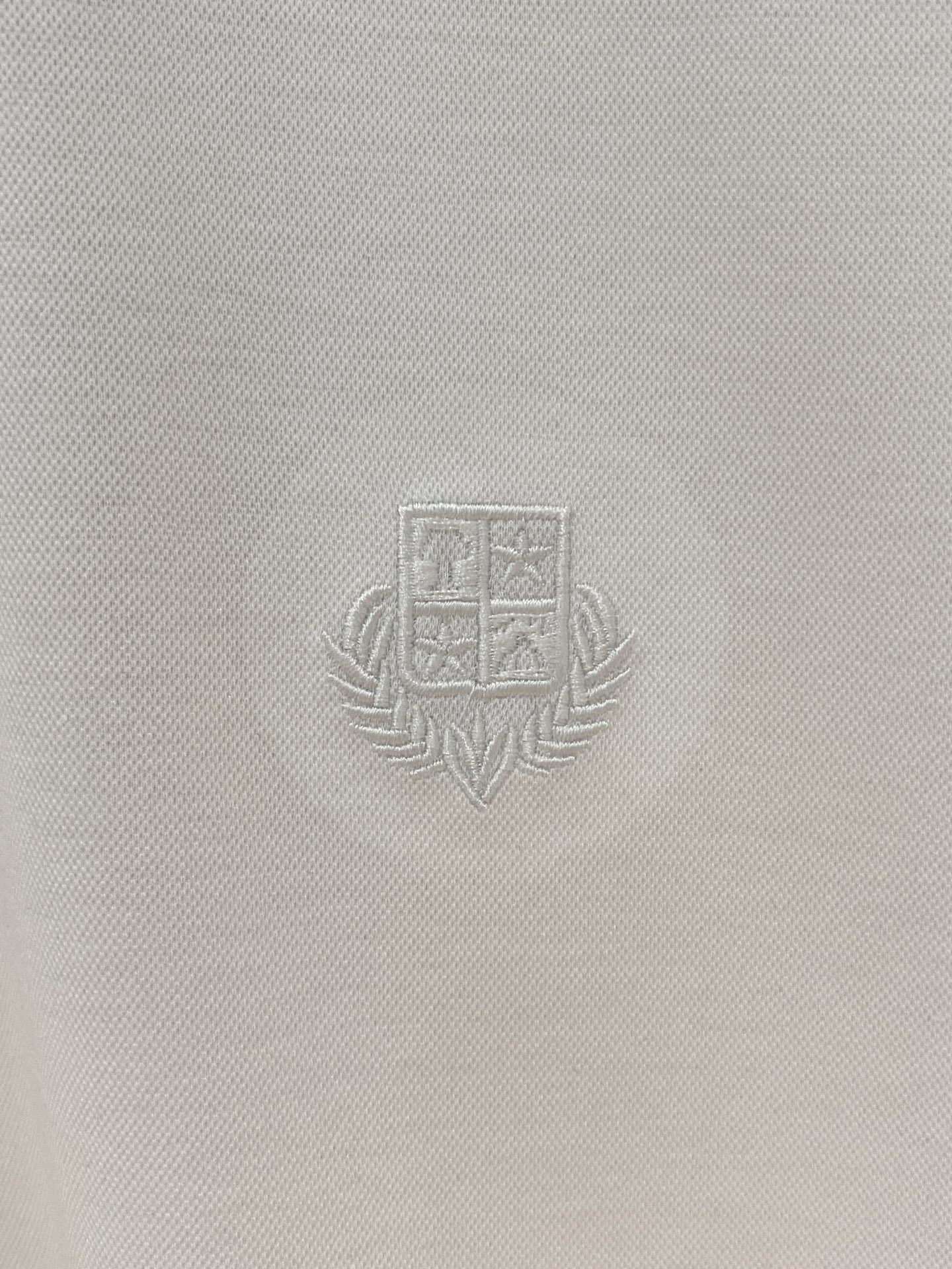  
L夏季新品翻领Polo短袖
时尚单品设计，更加时尚舒适，高标准定制，上身非常有型，奢华品牌经典LOG