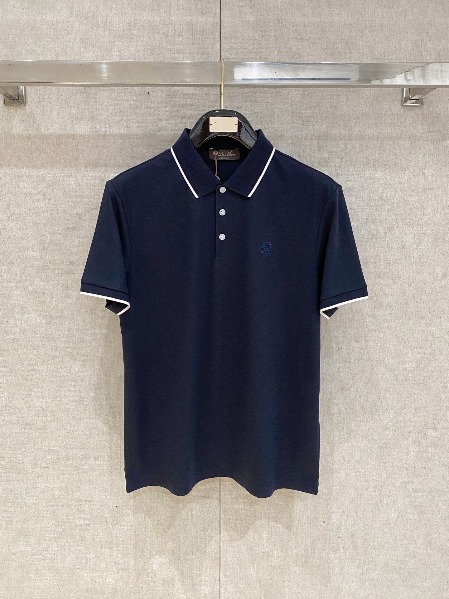 L夏季新品翻领polo短袖
时尚单品设计，更加时尚舒适，高...