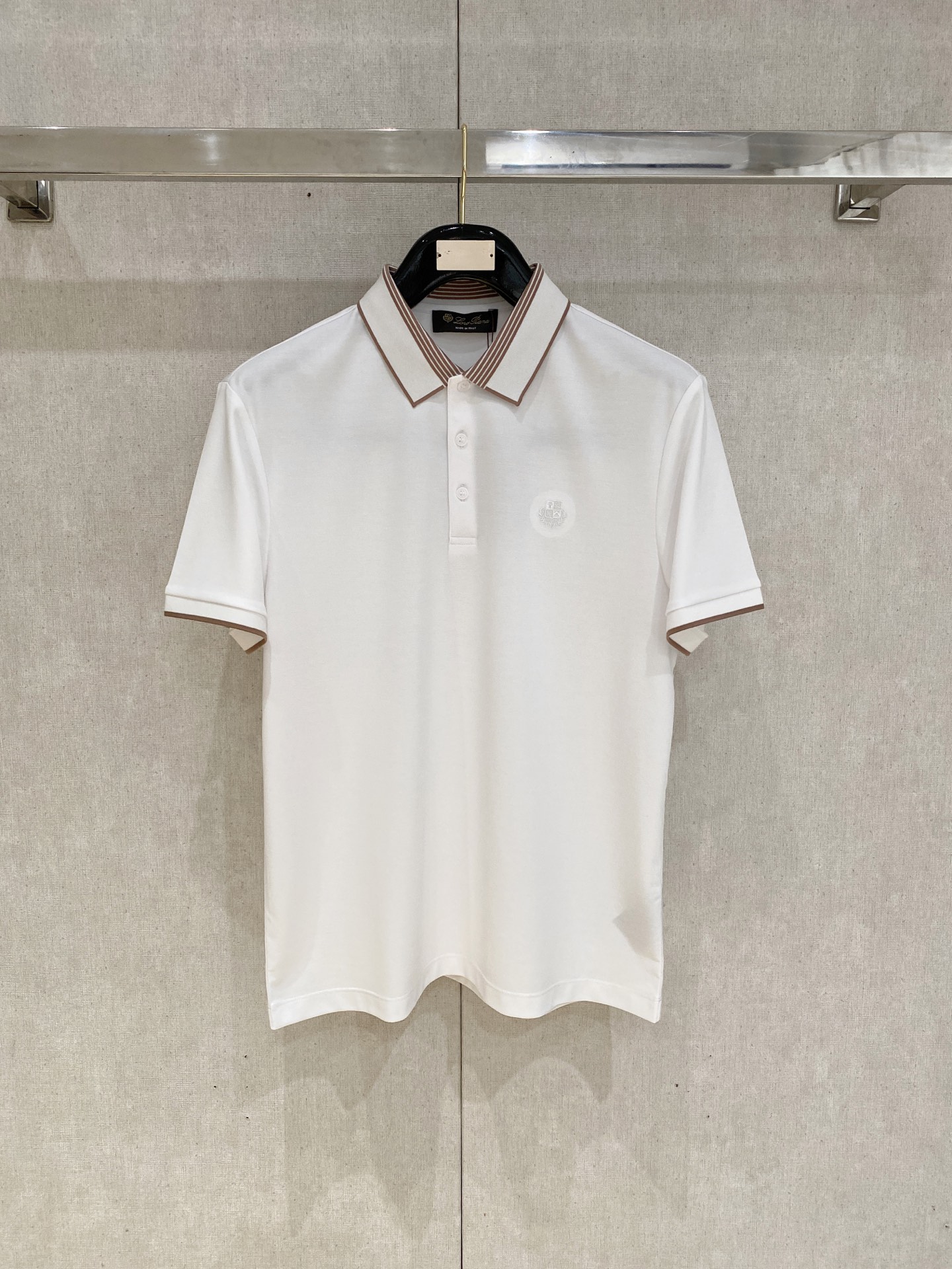 L夏季新品翻领polo短袖
时尚单品设计，更加时尚舒适，高...