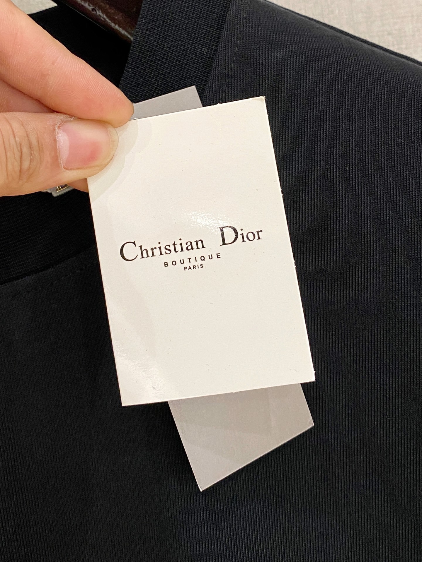 Dior Homme 迪奥·桀傲
2025春夏新款首发专柜最新款短袖圆领T恤 高端订制 设计前卫时尚