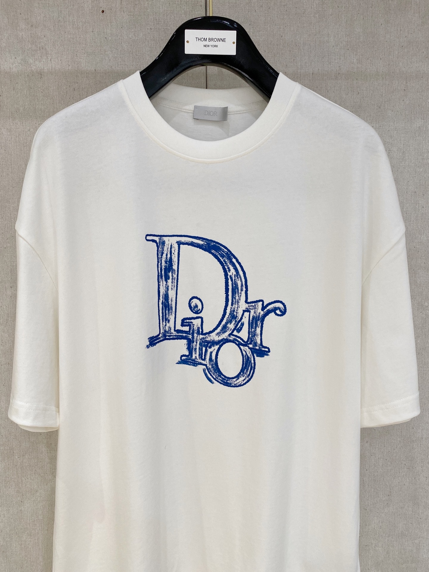 Dior Homme 迪奥·桀傲
2025春夏新款首发专柜最新款短袖圆领T恤 高端订制 设计前卫时尚