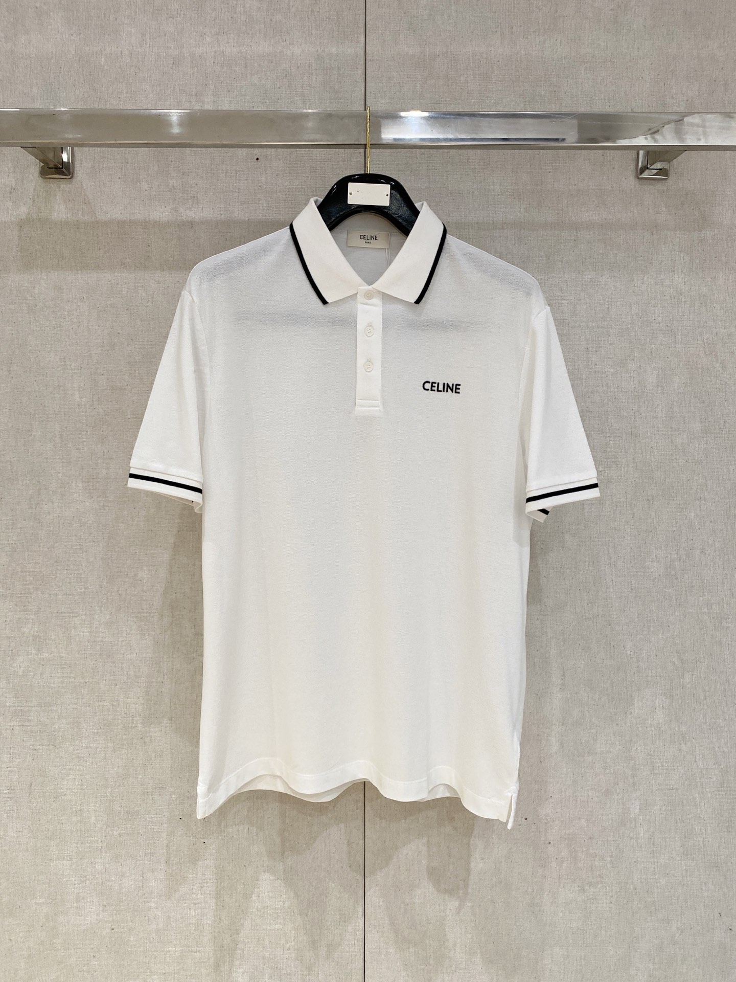 NO:161974,Selin 2025 new short-sleeved T-shirt, handsome and fashionable, classic Burberry webbing logo, simple and versatile style. Fabric cotton is not only crisp, maintains the trendy silhouette, but also comfortable to wear, and the yarn is more delicate, S-XL, burberry, celine, T-shirt, tees, t-shirt, alexander wang19860909赛琳2025新品短袖T恤,帅气时尚,衣领经典巴宝莉织带logo,简约百搭款.面料棉 不仅挺括,保持潮流的廓形,又穿着舒适,纱织更细腻,码数S-XL,,burberry,celine,T-shirt,tees，t-shirt,alexander wang,Men's clothing