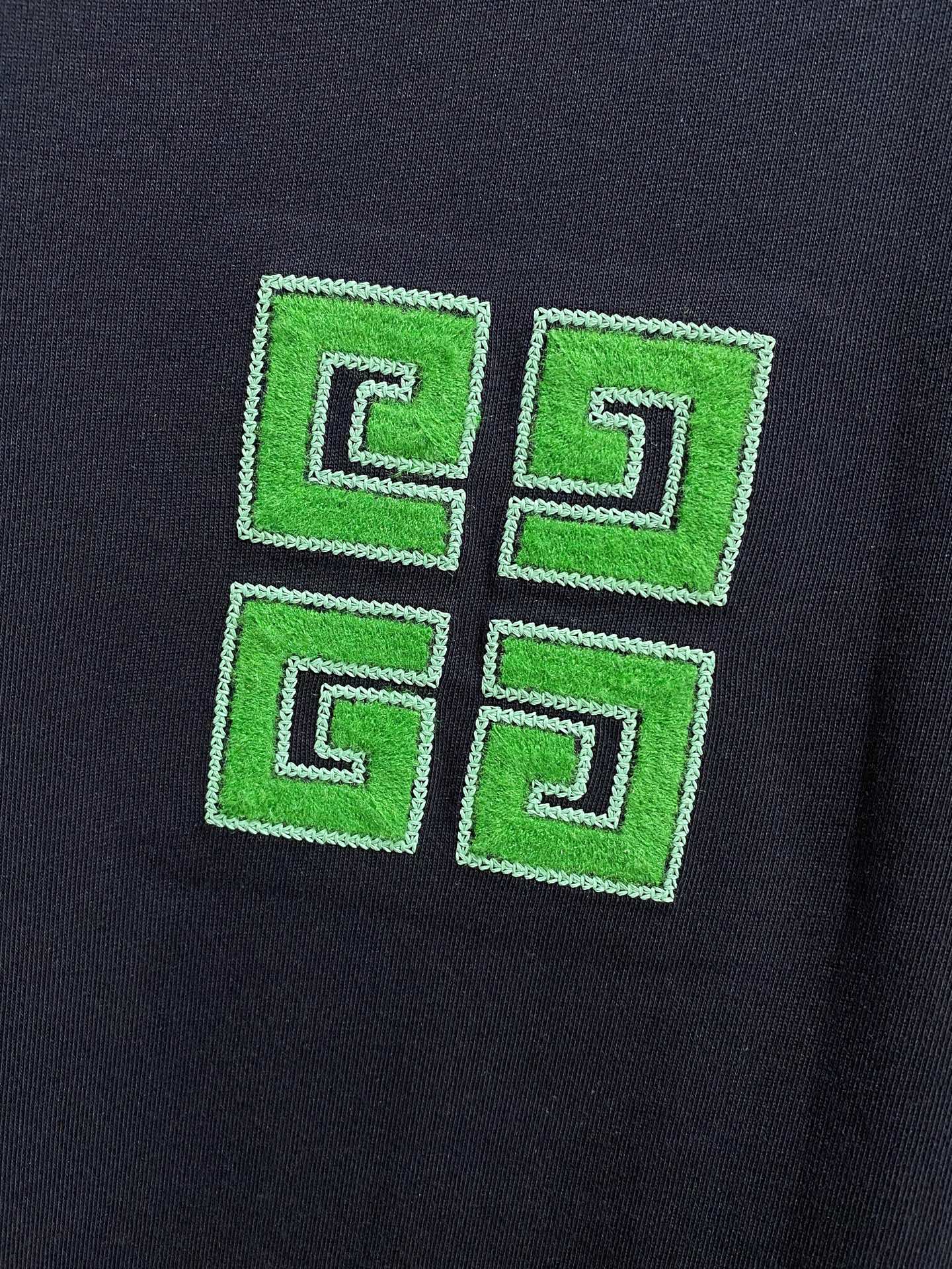 Givenchy Men's Logo Print Crew Neck Short Sleeve T-Shirt - Premium Cotton 5 i1746950191038 4578 0 3