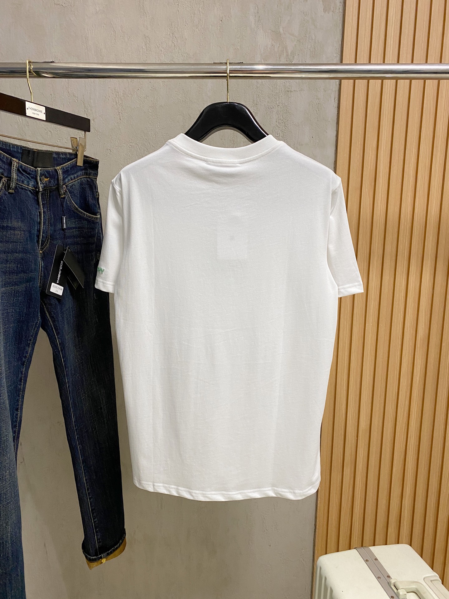 Givenchy Men's Logo Print Crew Neck Short Sleeve T-Shirt - Modern Fit 10 i1746950324509 7245 0 8