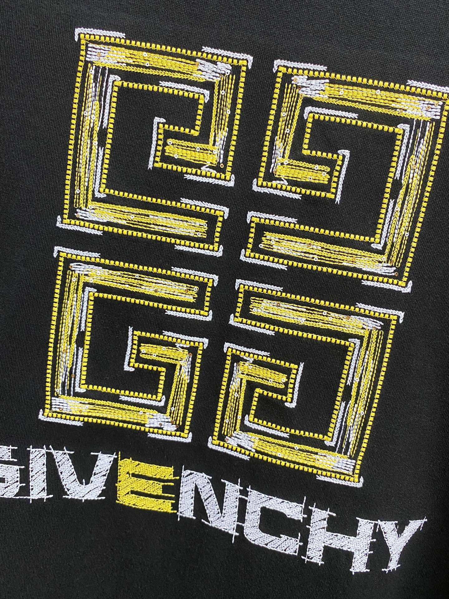 Givenchy Short Sleeve T-Shirt - Classic Fashion, Modern Style, Unisex Design 5 i1746950553851 7101 0 3