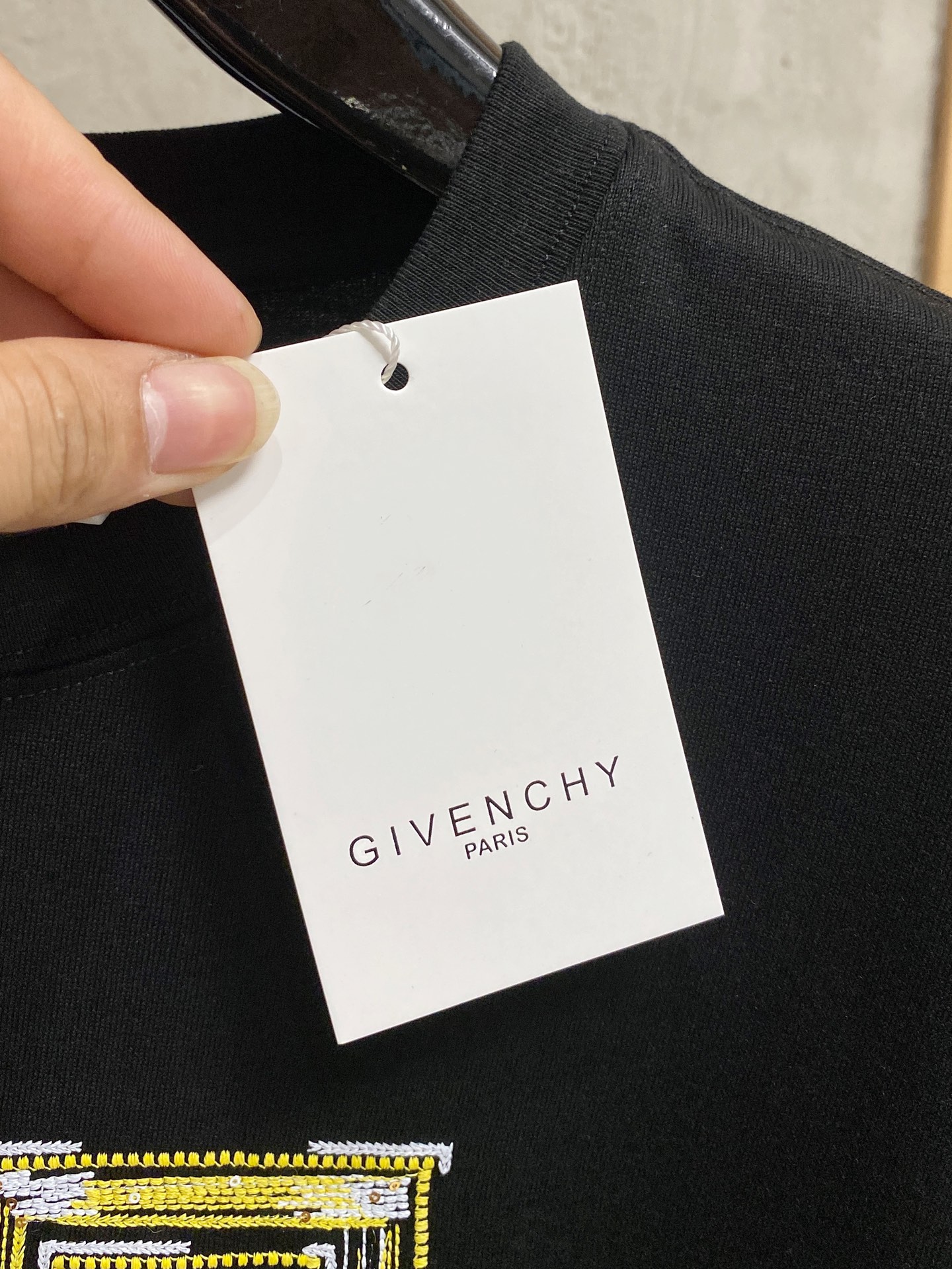 Givenchy Short Sleeve T-Shirt - Classic Fashion, Modern Style, Unisex Design 7 i1746950553897 4754 0 5
