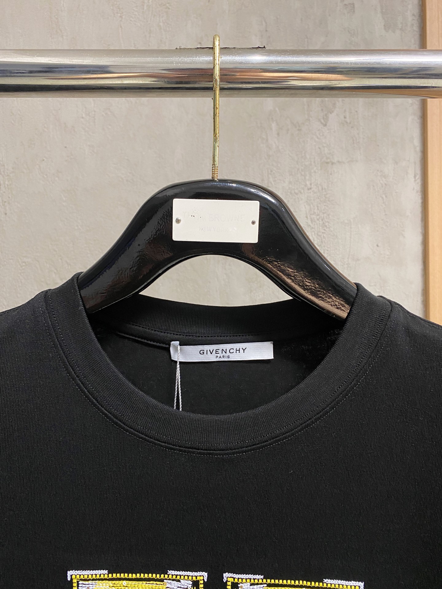 Givenchy Short Sleeve T-Shirt - Classic Fashion, Modern Style, Unisex Design 3 i1746950554766 2106 0 1