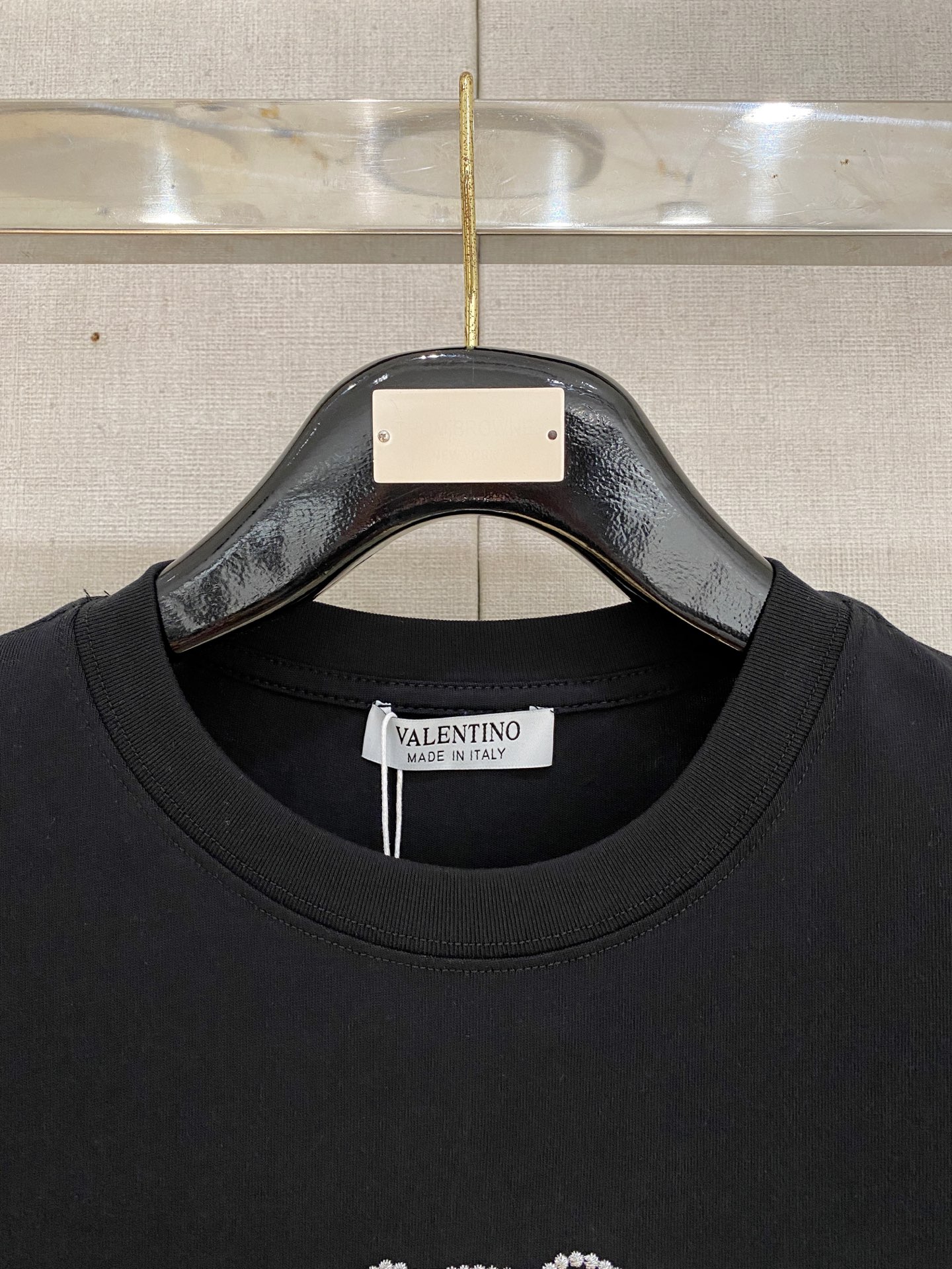 🌾退换# 华伦天*valentino 春夏新款首发专柜最新款短袖圆领T恤 手绘工艺 高端订制 设计前卫时