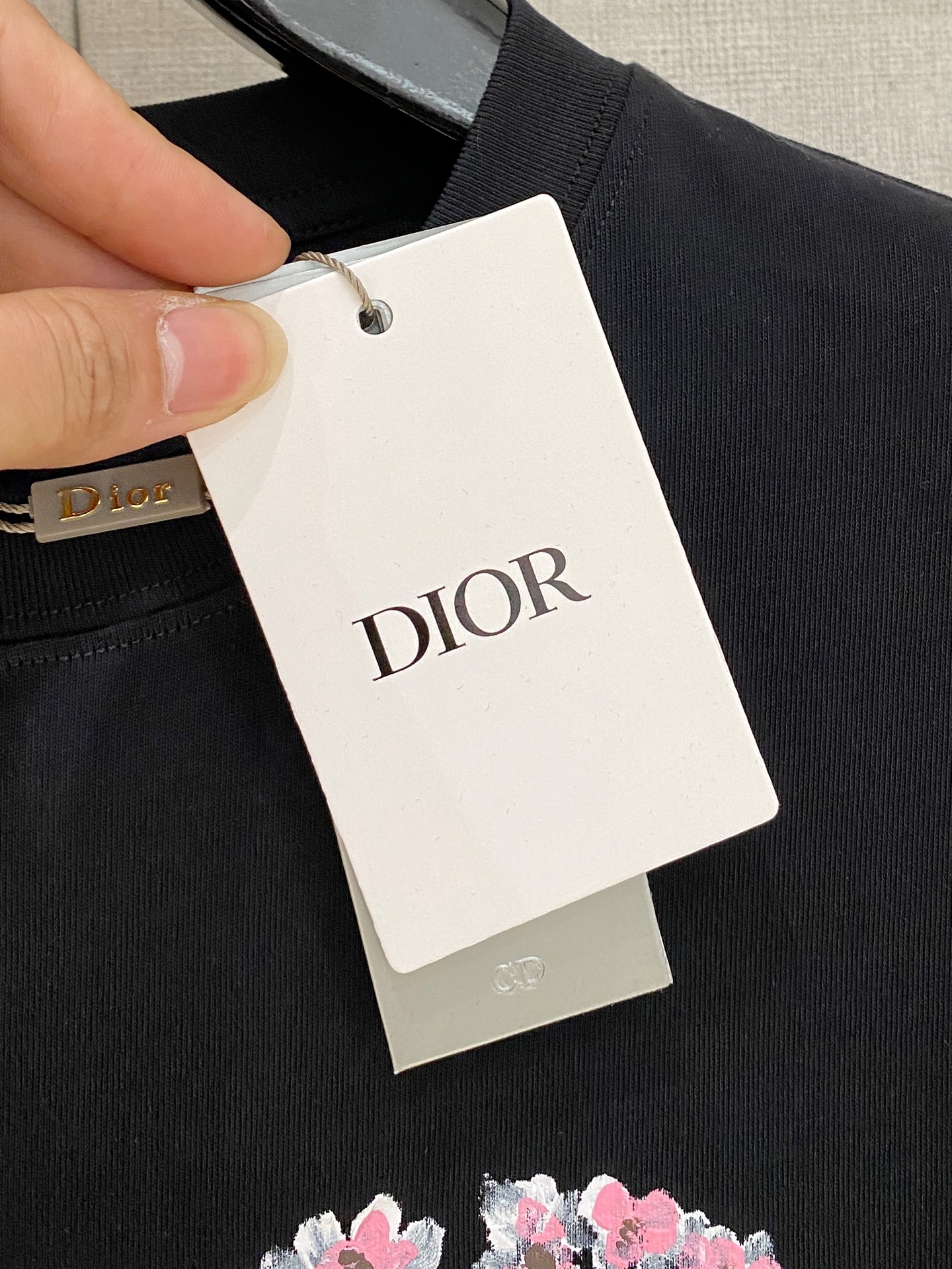 🌾退换# 迪*Dior 春夏新款首发专柜最新款短袖圆领T恤 手绘工艺 高端订制 设计前卫时尚！品牌log