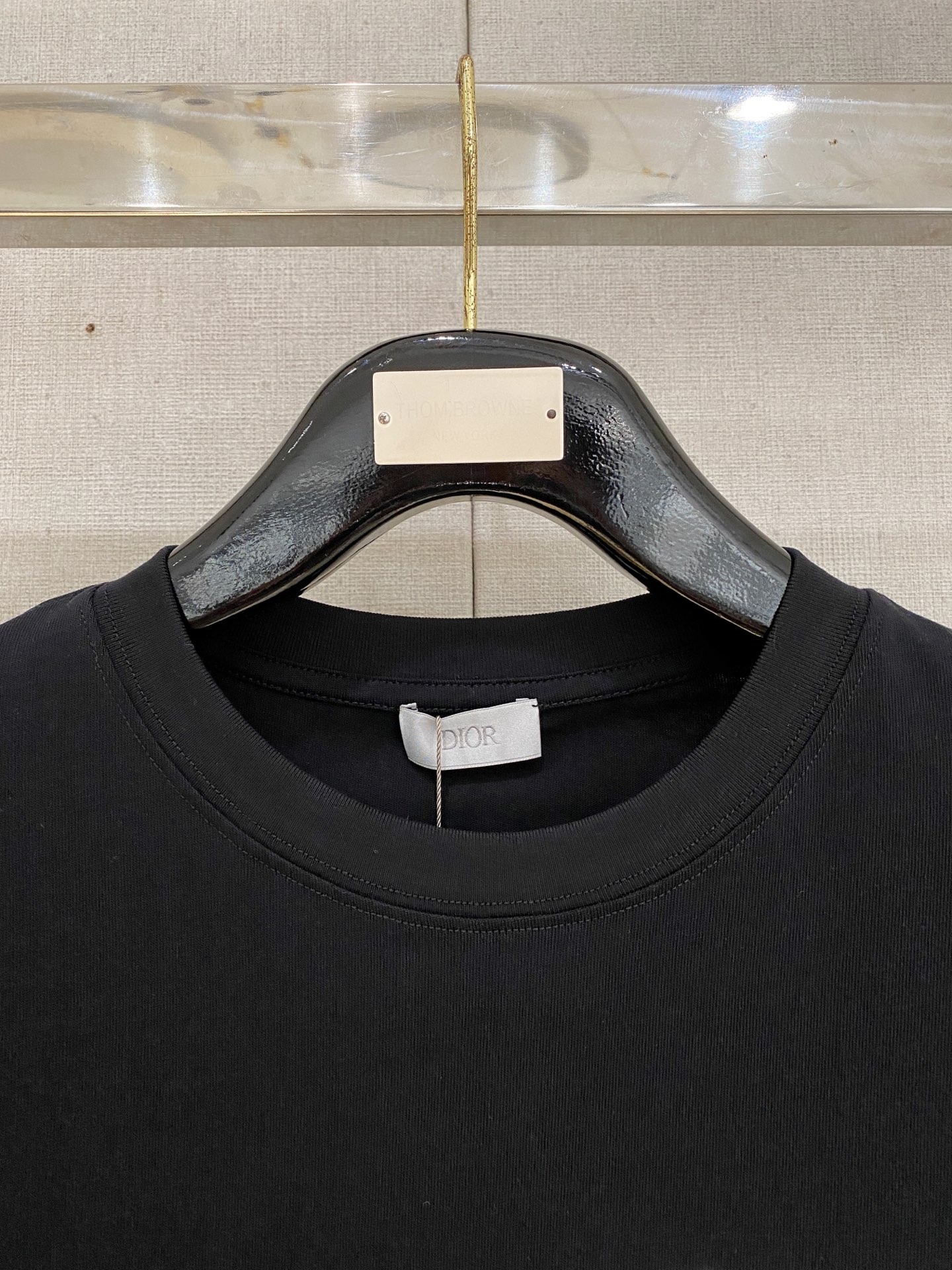 🌾退换# 迪*Dior 春夏新款首发专柜最新款短袖圆领T恤 手绘工艺 高端订制 设计前卫时尚！品牌log