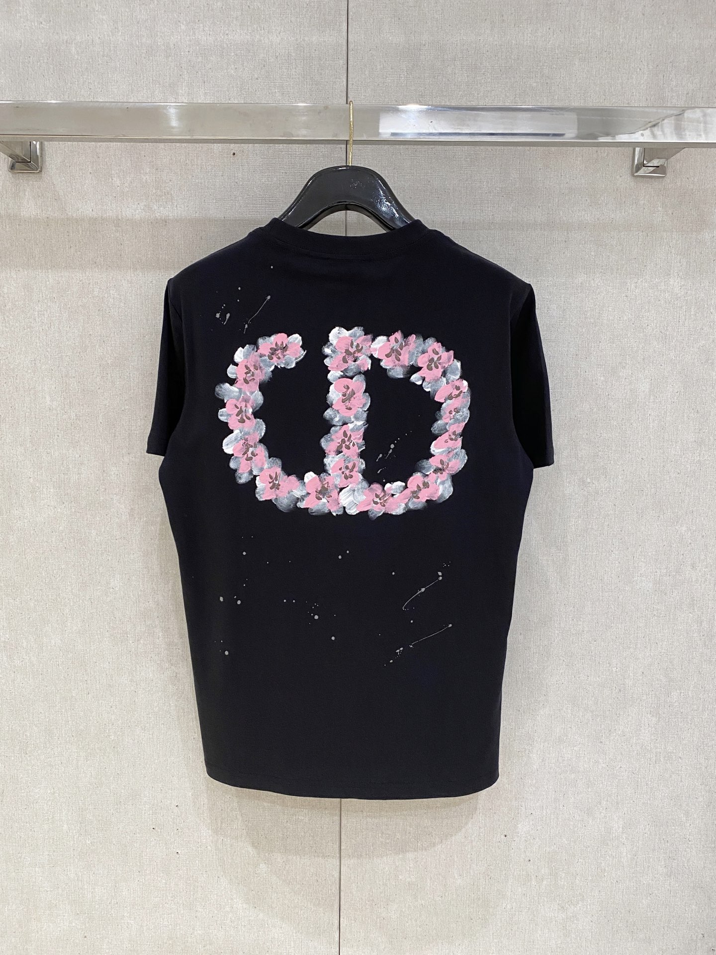 🌾退换# 迪*Dior 春夏新款首发专柜最新款短袖圆领T恤 手绘工艺 高端订制 设计前卫时尚！品牌log