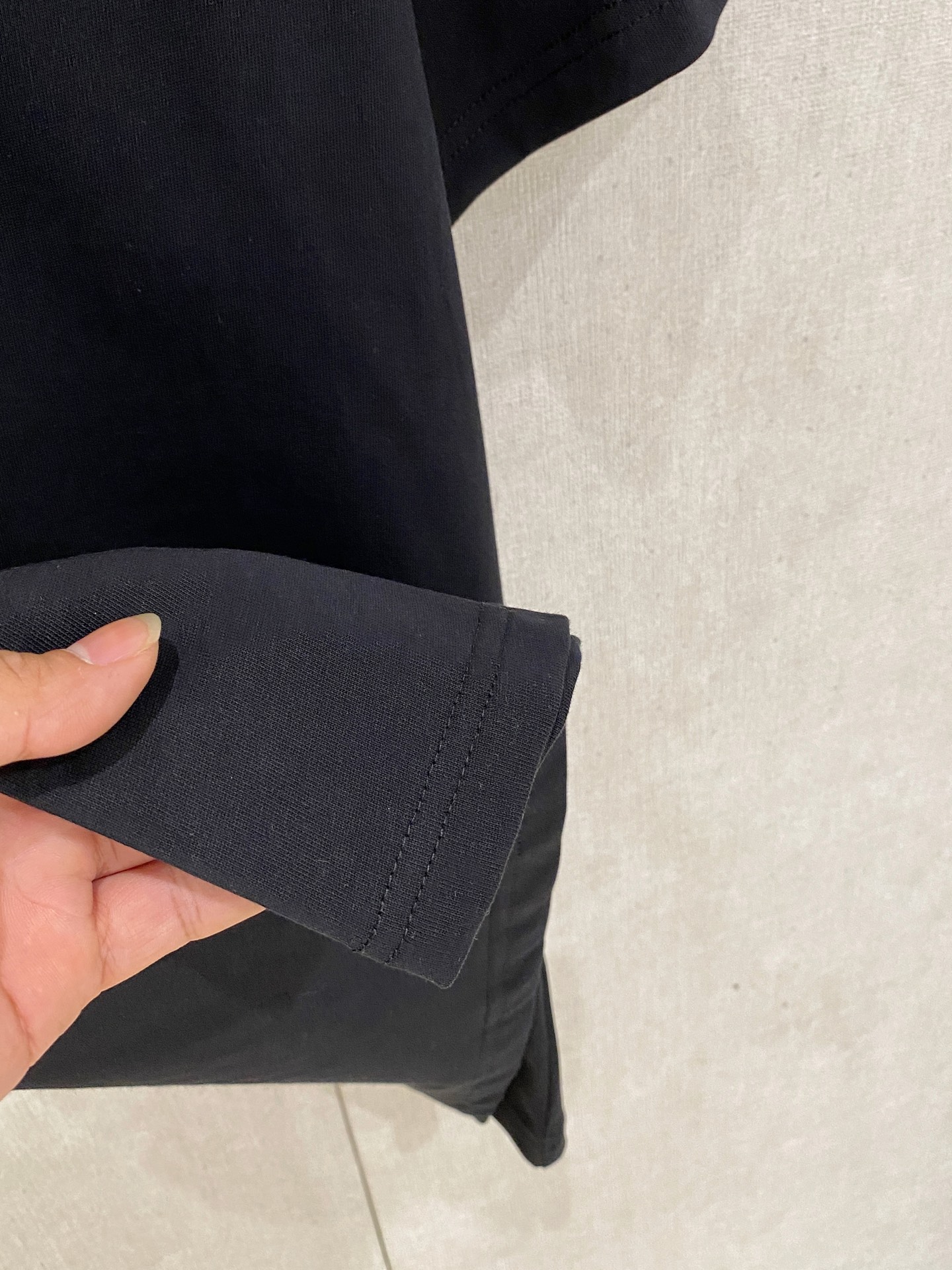 🌾退换# 路易威*LV 春夏新款首发专柜最新款短袖圆领T恤 高端订制 设计前卫时尚！品牌logo重工艺设