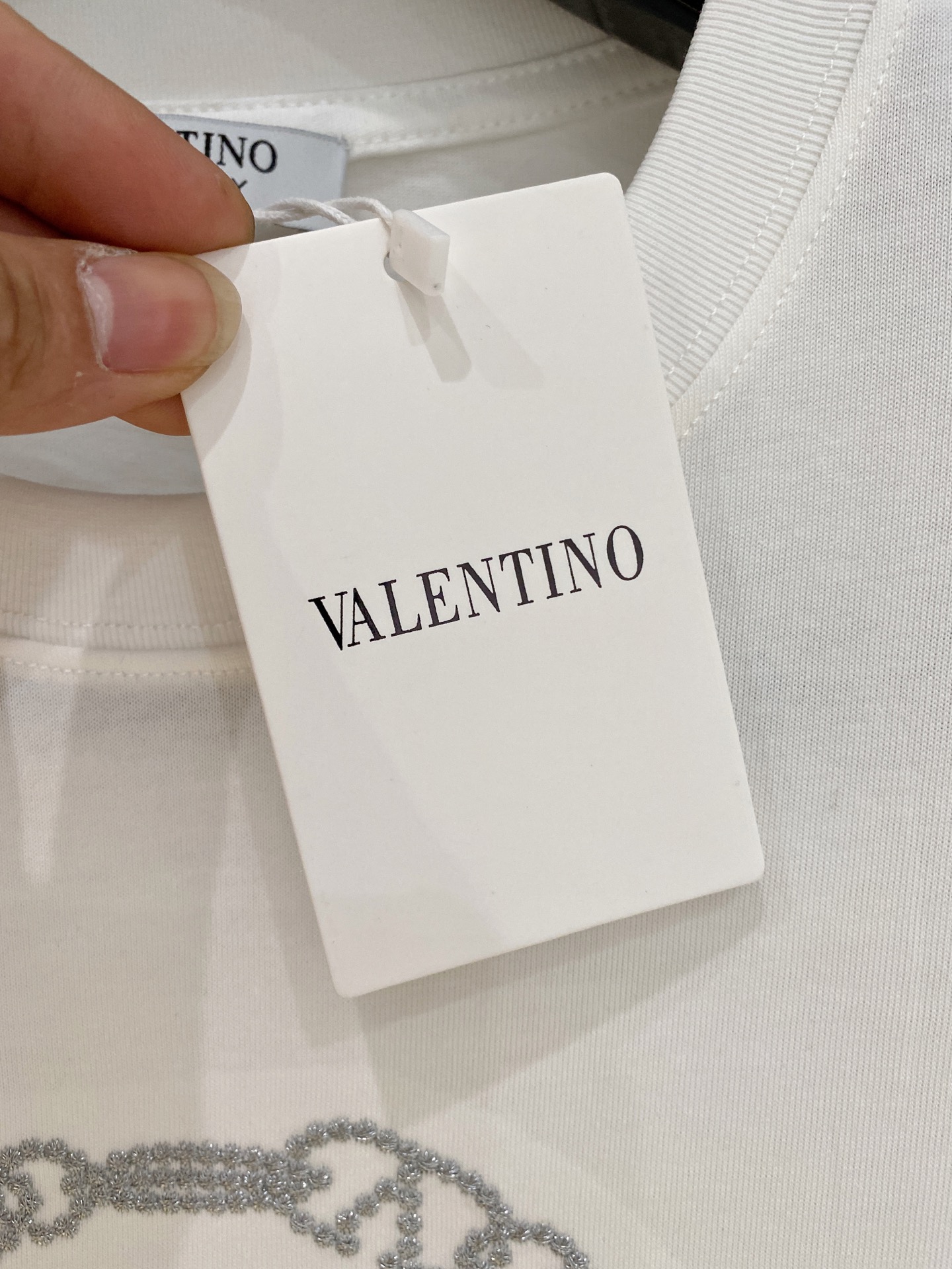 🌾退换# 华伦天*valentino 春夏新款首发专柜最新款短袖圆领T恤 手绘工艺 高端订制 设计前卫时