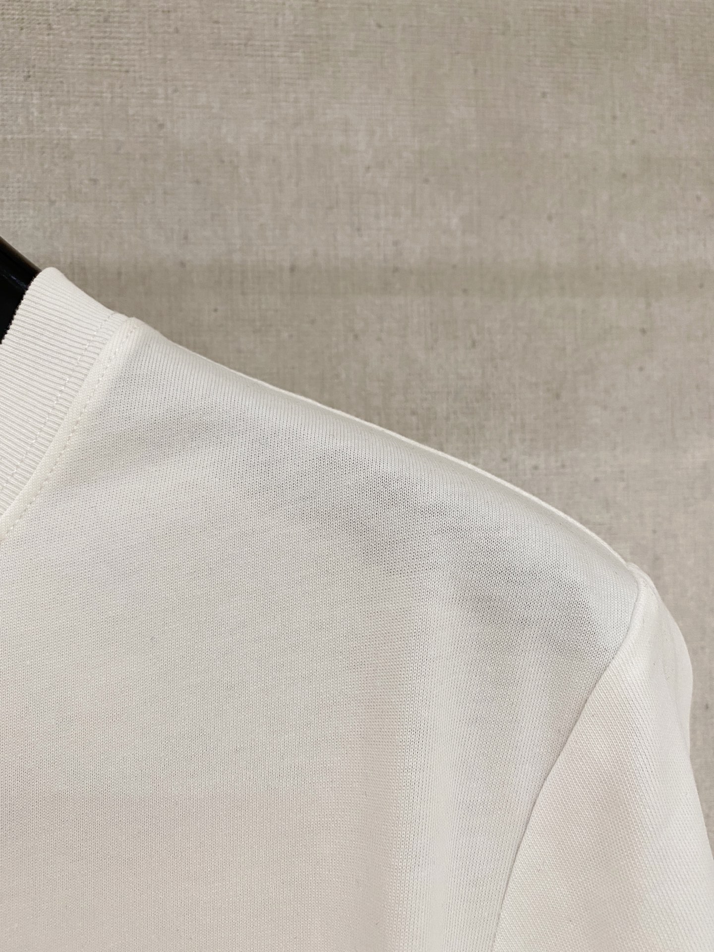 🌾退换# 迪*Dior 春夏新款首发专柜最新款短袖圆领T恤 手绘工艺 高端订制 设计前卫时尚！品牌log