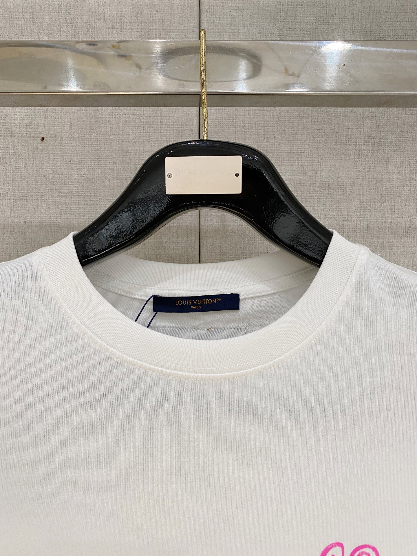 🌾退换# 路易威*LV 春夏新款首发专柜最新款短袖圆领T恤 手绘工艺 高端订制 设计前卫时尚！品牌log