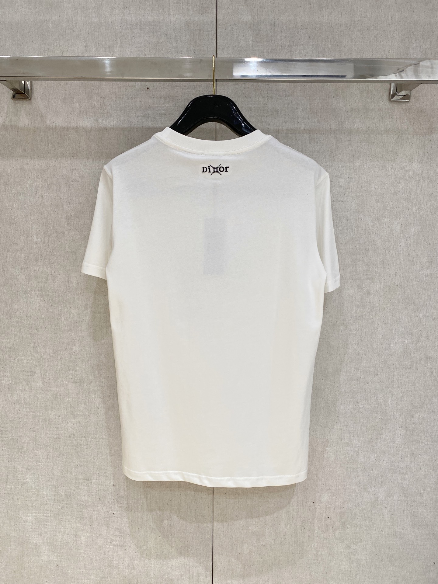 🌾退换# 迪*Dior 春夏新款首发专柜最新款短袖圆领T恤 高端订制 设计前卫时尚！品牌logo重工艺设