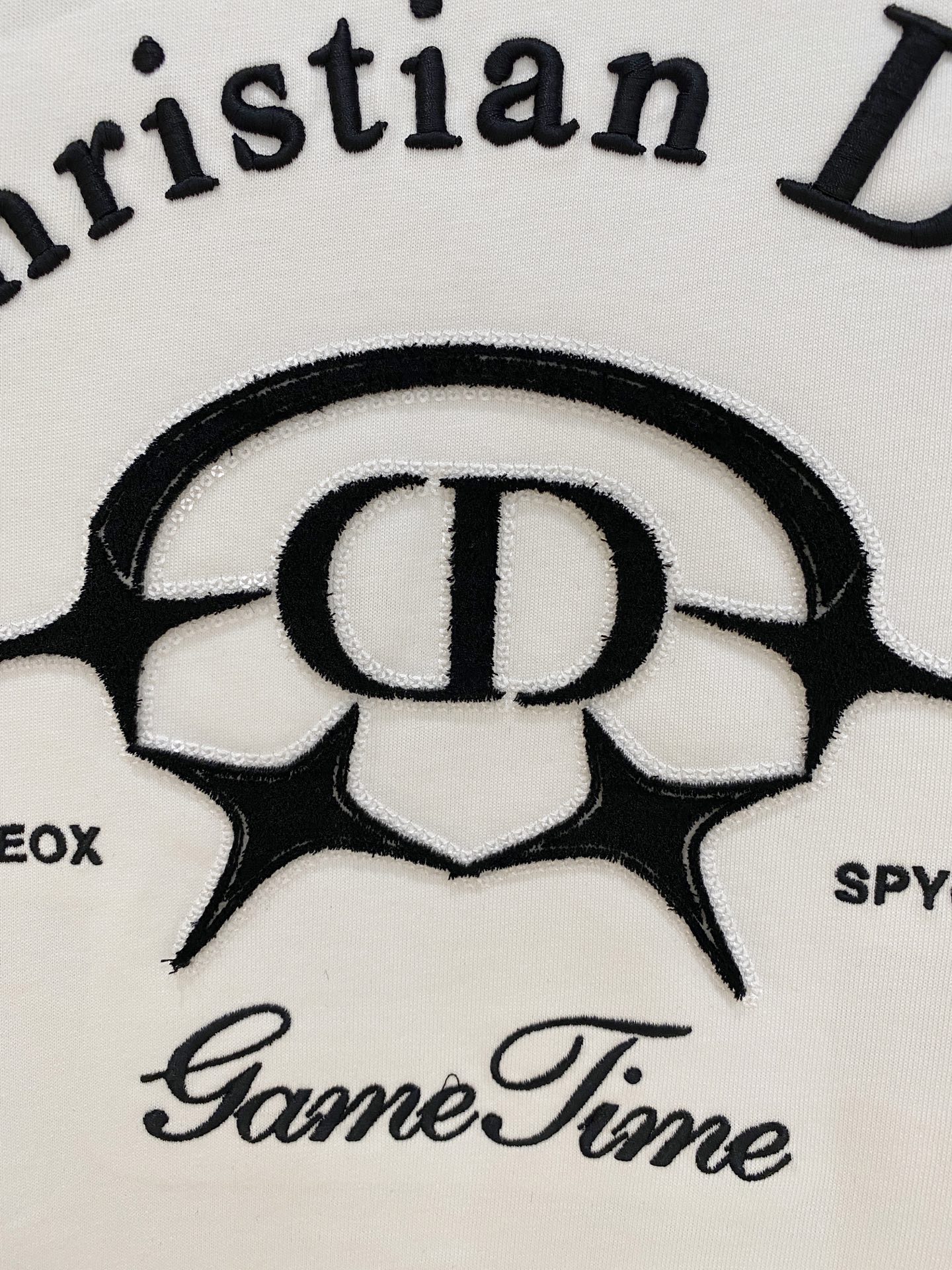 🌾退换# 迪*Dior 春夏新款首发专柜最新款短袖圆领T恤 高端订制 设计前卫时尚！品牌logo重工艺设