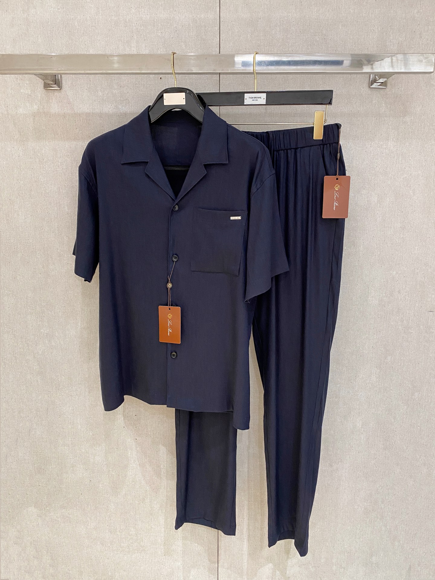 New Men’s Silk Linen: Fashionable and Comfortable Outdoor Wear