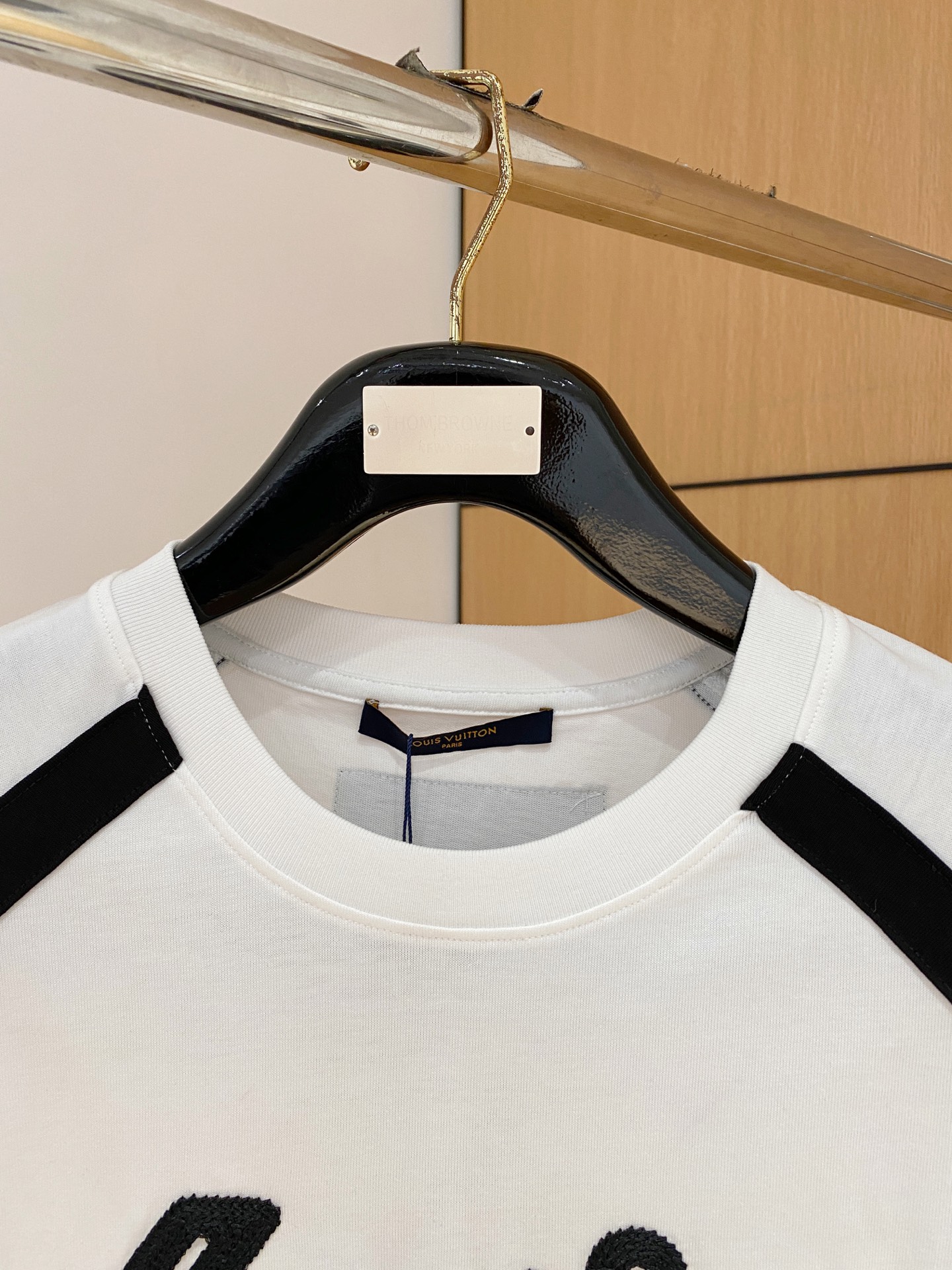 Louis Vuitton Men's 25SS Crewneck T-Shirt - Modern Logo Design 3 i1747327847749 1400 0 1